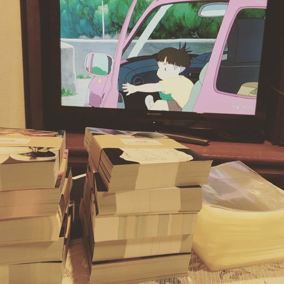 ぱた（Pata）さんのインスタグラム写真 - (ぱた（Pata）Instagram)「ポニョ見ながら袋詰めします」8月23日 21時16分 - pata_riku