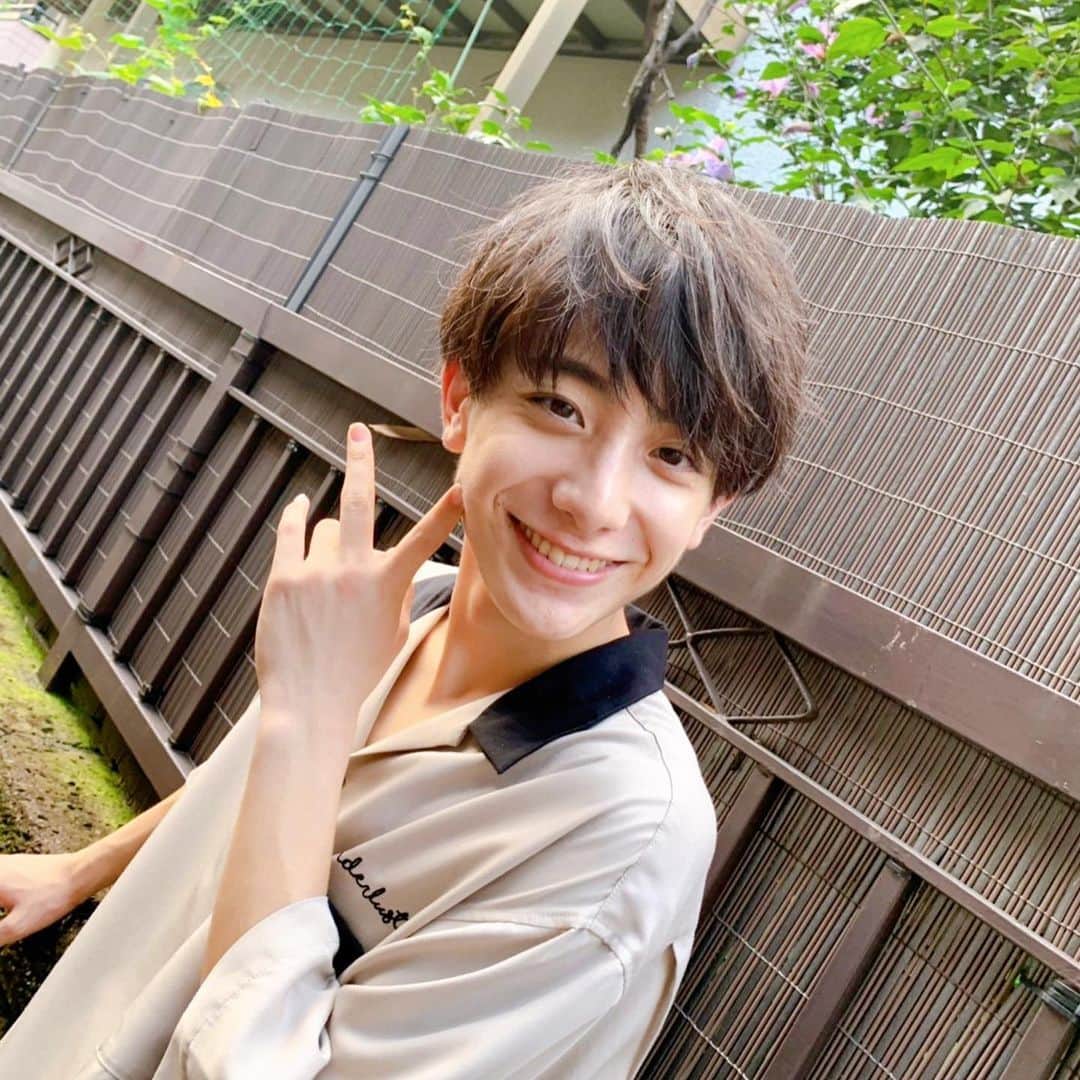 JJさんのインスタグラム写真 - (JJInstagram)「本日発売中のJJ10月号、この1冊にとにかくトレンドが詰まってます！﻿ ﻿ みんなが注目している、Abema TVの恋愛リアリティショー「オオカミくんシリーズ」出身の小西詠斗くんにも登場していただいてます❤️﻿ ﻿ イケメンがたくさん出ている10月号、ぜひチェックしてみてくださいね🥰﻿ ﻿ #JJmag﻿ #JJ10月号﻿ #小西詠斗 さん﻿ #オオカミくんには騙されない」8月23日 21時37分 - jj_official_jj