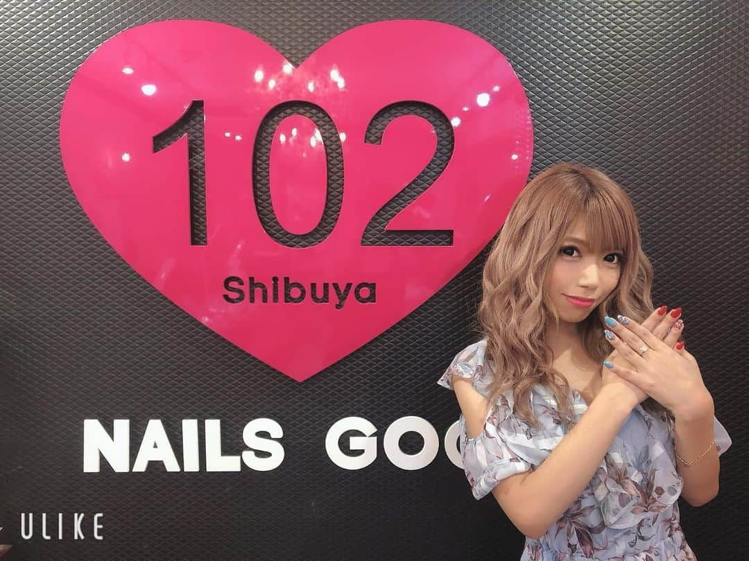 芹野莉奈さんのインスタグラム写真 - (芹野莉奈Instagram)「. 渋谷にある @nailsgogo さんでNEWネイル💅 バーバリーのグラフィティ柄✨激かわ🥺♡ . . 芹野はジェルやり放題のコースだよ💅☀️ . . ❤️場所  渋谷センター街ZARA目の前3階 渋谷区宇田川町16-8 . ❤️電話予約 03-5728-4343 . ❤️営業時間 10時〜22時 毎週金曜の夜は深夜営業にて04:30まで✨ . 渋谷にNAILSGOGOのネイルスクールも あるそうなのでネイリストになりたい方は 是非説明会に行ってみてね🏃‍♀️♡ ＠nailsgogoshcool . . . #芹野莉奈 #kingrabbits  #キングラビッツ  #dancer  #youtuber #いい波のってんね #マジ卍 #NEW #ネイル #ジェルネイル #渋谷 #ネイルサロン #バーバリー柄 #グラフィティ #バーバリーネイル #ちぐはぐネイル」8月23日 21時41分 - serinorina