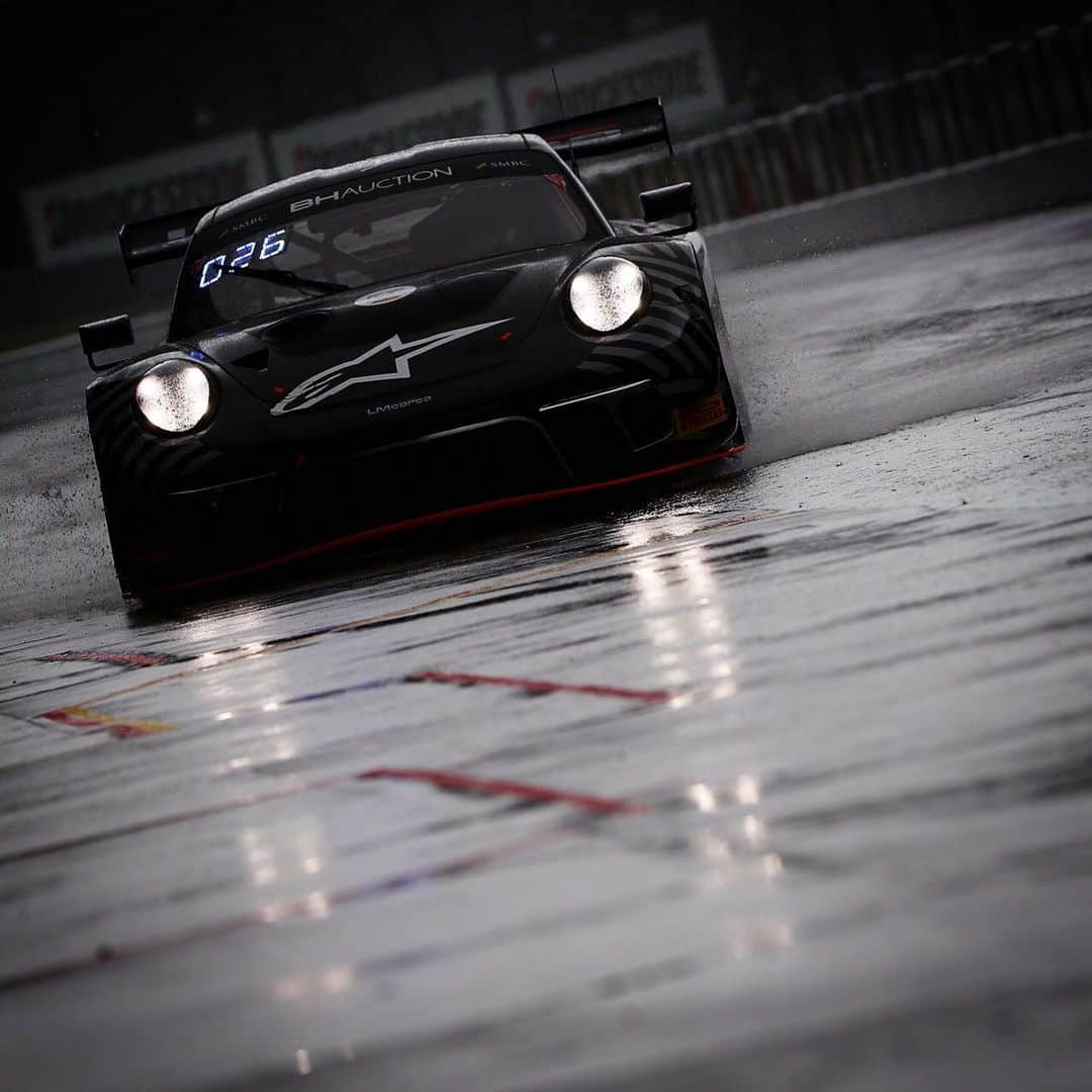 脇阪寿一さんのインスタグラム写真 - (脇阪寿一Instagram)「三橋仁明写真館 Suzuka 10 hours  #suzuka10h #lmcorsa #porsche #gt3r #alpinestars #三橋仁明 #カメラマン #noriakimitsuhashi #photographer @shigekazu_41_wakisaka」8月23日 21時49分 - juichiwakisaka