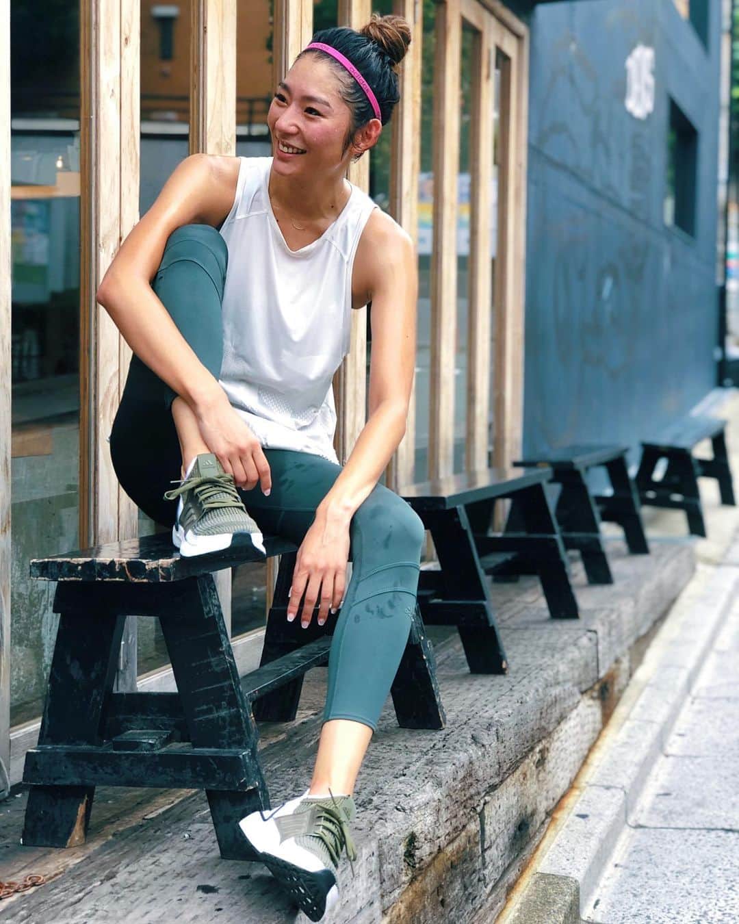 のインスタグラム：「❇️Run For The Friendship❇️ I believe in women supporting each other, truly⭐️ Let’s run 2km everyday in September🏃‍♀️‼️(Of course you can run more if you want!) Doesn’t matter how fast, Just run👊🏻💥I promise, definitely you feel good/strong after this challenge 😊 🔸Join this challenge with your friend👭 🔸Just run for yourself and your buddy🏃‍♀️ 🔸Make the time to run with your buddy 2 times at least (together or same timing if you have distance) Running with talking is good sharing time🗣💋✨ 🔸Let’s run all together 10km in imperial place on September 30th night time!(If you can) Will update details later🤙 - When your mind going to weak, let’s think about your buddy. Your girl is running for you‼️‼️ Friendship will be more strong when you made this challenge together🔥 I have a friendship that I got stronger with running‼️‼️ 【 I Become A Better Version For You🤝♥️】 And this challenge will unite all the participants across the world as one big team✨ - When you’re running.Please share this challenge with your friends by #ConnectThruSweat #RunForTheFriendship hashtags😉」