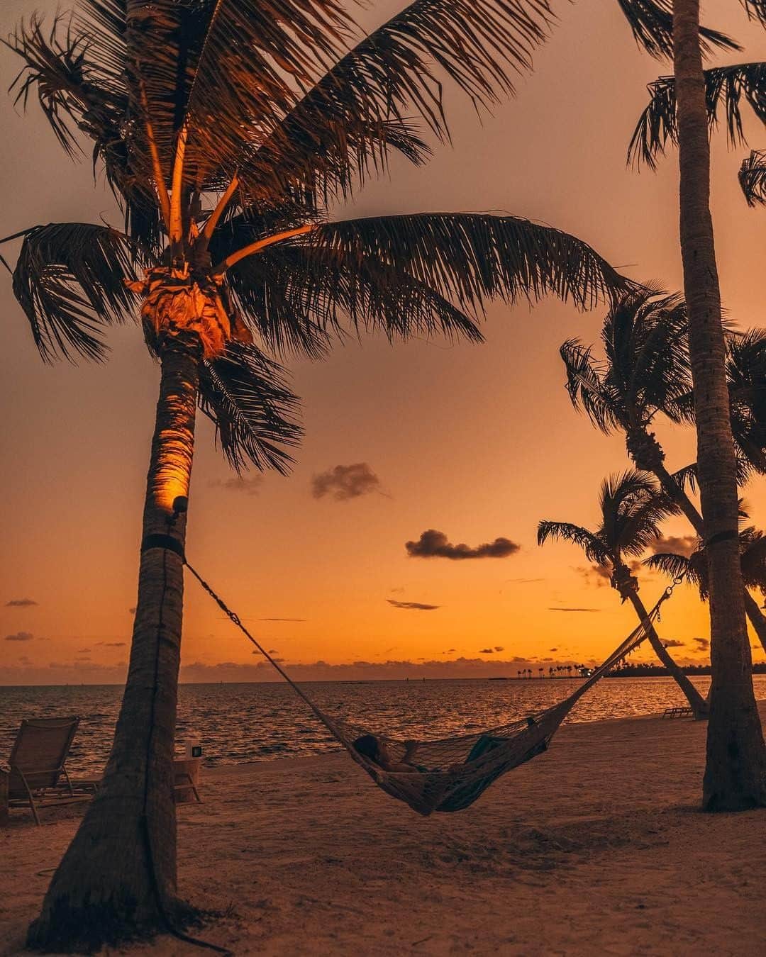 Visit The USAさんのインスタグラム写真 - (Visit The USAInstagram)「Paradise is a beach in Florida. If you’re craving an incredible sunset view and gorgeous white sand beaches, the Florida Keys is the place to go 🌅 📷: @nytoanywhere #VisitTheUSA」8月23日 22時00分 - visittheusa