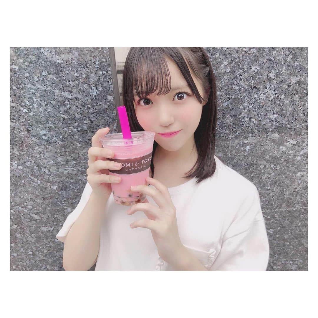 岩田陽菜さんのインスタグラム写真 - (岩田陽菜Instagram)「﻿ こんなにヘラヘラしてるのはタピオカが美味しいだけじゃなくて、君と居るからだよ☺️🍓💕﻿ ﻿ ﻿ ﻿ #MOMIANDTOYS﻿ #いちご #いちごみるく #タピオカ #タピ活 #strawberry #merryjenny﻿  #彼女感 #あるって最近言われてうれぴーまん 🐥﻿」8月23日 22時13分 - hina_naso_stu48