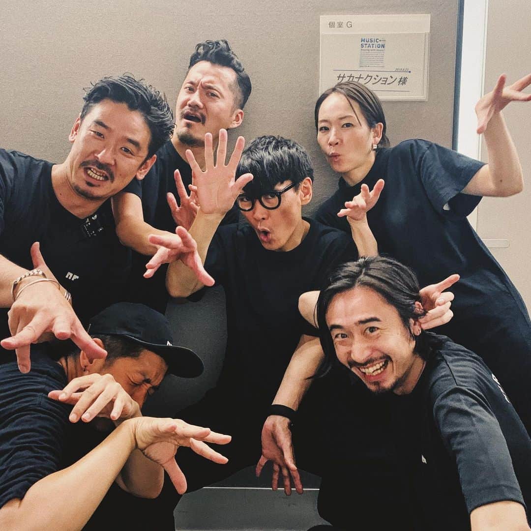 田中裕介のインスタグラム：「Mステおつかれさまでした！ 参加してくださった皆さま、ご協力本当にありがとうございました！！！ #mステ #サカナクション #モス #エヌエフ」