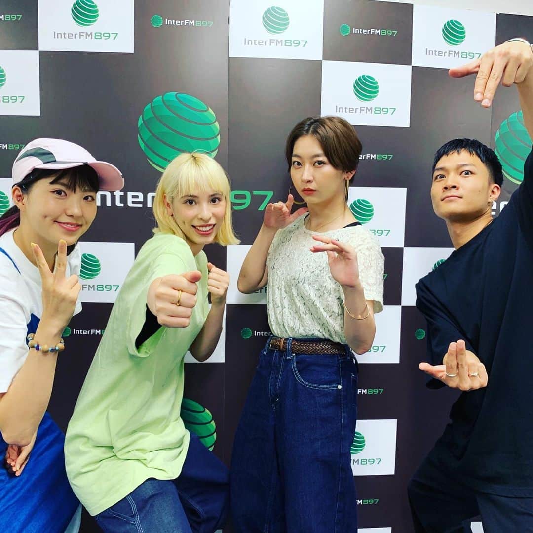 InterFM897さんのインスタグラム写真 - (InterFM897Instagram)「Fri. 8pm- Tokyo Scene DJs: YonYon & Shin Sakiura(代演) 今日は体調不良のMC RYUに代わってトラックメーカーのShin SakiuraがYonYonとDJを担当してくれました！ゲストはDATSからMONJOE(DJ Mix)、そしてchelmico が来てくれました🌈 ありがとうございました🙌🏻 #interfm897 #TokyoScene」8月23日 22時31分 - interfm897