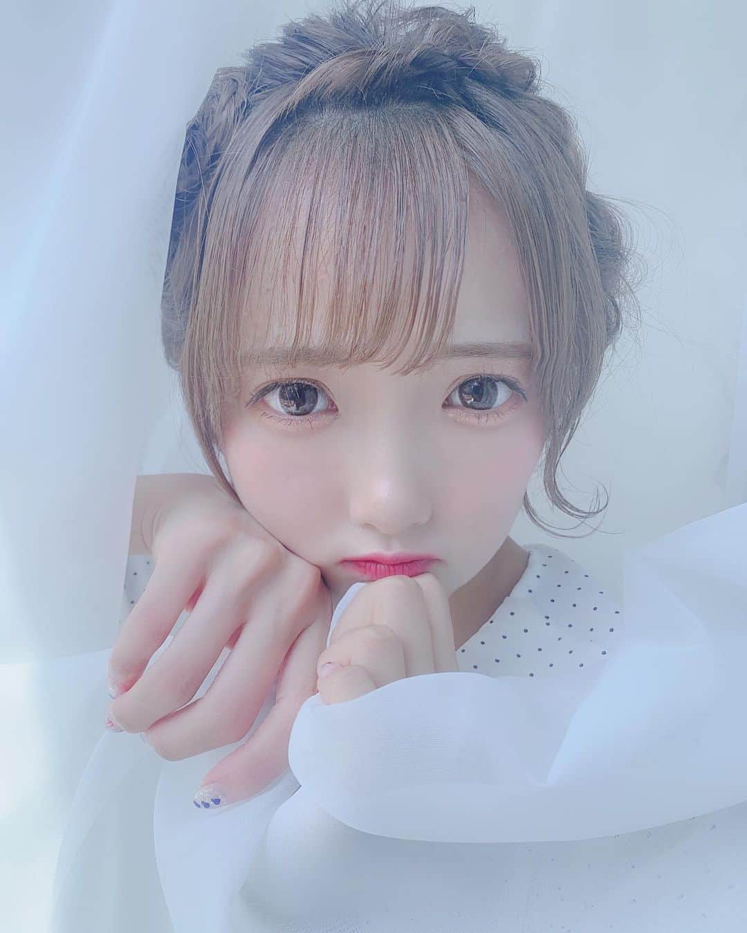 のインスタグラム：「よく見ると髪でお花作ってあるーーー🙆🏻‍♀️ . こんな甘々なの珍しいから恥ずかしい🤮🤮 . #ボブアレンジ#ボブヘアアレンジ#浴衣ボブ#浴衣アレンジ#浴衣ヘアアレンジ」