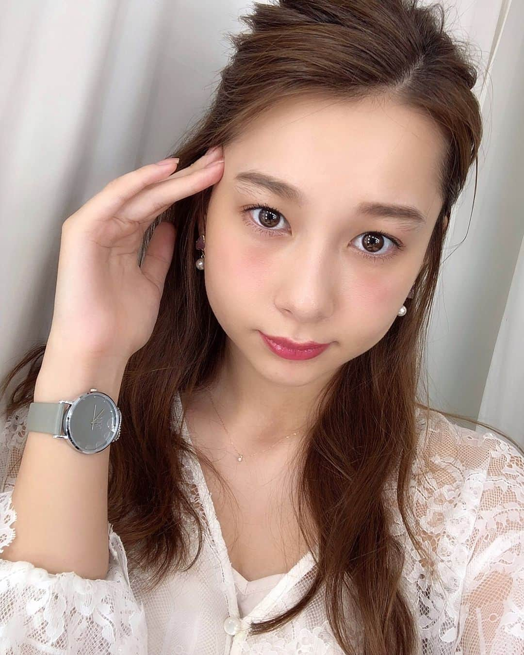 丹羽仁希さんのインスタグラム写真 - (丹羽仁希Instagram)「ガーリーな撮影メイクの日💄  腕時計は @nuwl_nuwl の♡ #NUWL#pr」8月23日 22時34分 - __niki22