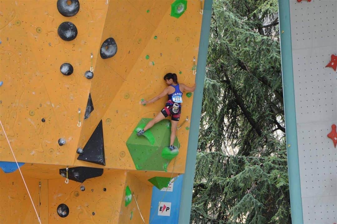 中村真緒のインスタグラム：「Lead qualification was finished🧗‍♀️ I was able to 10th place and make it through to semi😍 ・ ・ リードの予選が終了🧗‍♀️ 予選10位で準決勝に進出できました😍 リードは不安しかなかったので正直ホッとしてますが、準決勝もしっかりと出し切れるように頑張ります！ ・ ・ #climbing #bouldering #クライミング #ボルダリング #マオハンド」