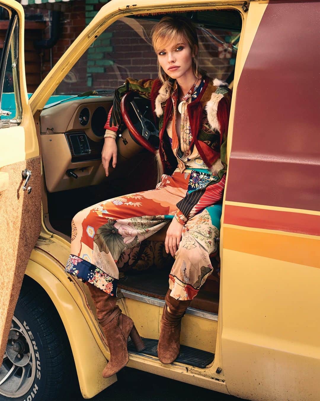 ShopBAZAARさんのインスタグラム写真 - (ShopBAZAARInstagram)「The new season calls for a wardrobe refresh and the trend that’s making its return is boho chic. Embrace your inner hippie with belted cardigans, printed dresses, fringe ponchos, leather shorts, and more. Tap the link in bio to shop our edit! #ShopBAZAAR」8月23日 23時00分 - shopbazaar