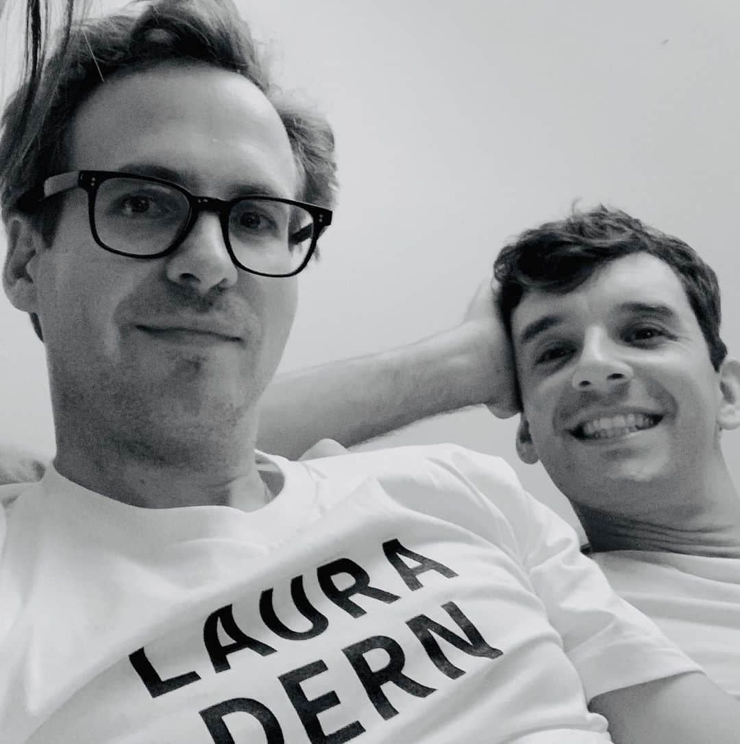 マイケル・ユーリーさんのインスタグラム写真 - (マイケル・ユーリーInstagram)「Life finds a way. Photo by @parkergard, t shirt gifted by @talenemonahon, @ryanspahn starring as #lauradern」8月23日 23時15分 - michaelurielikesit