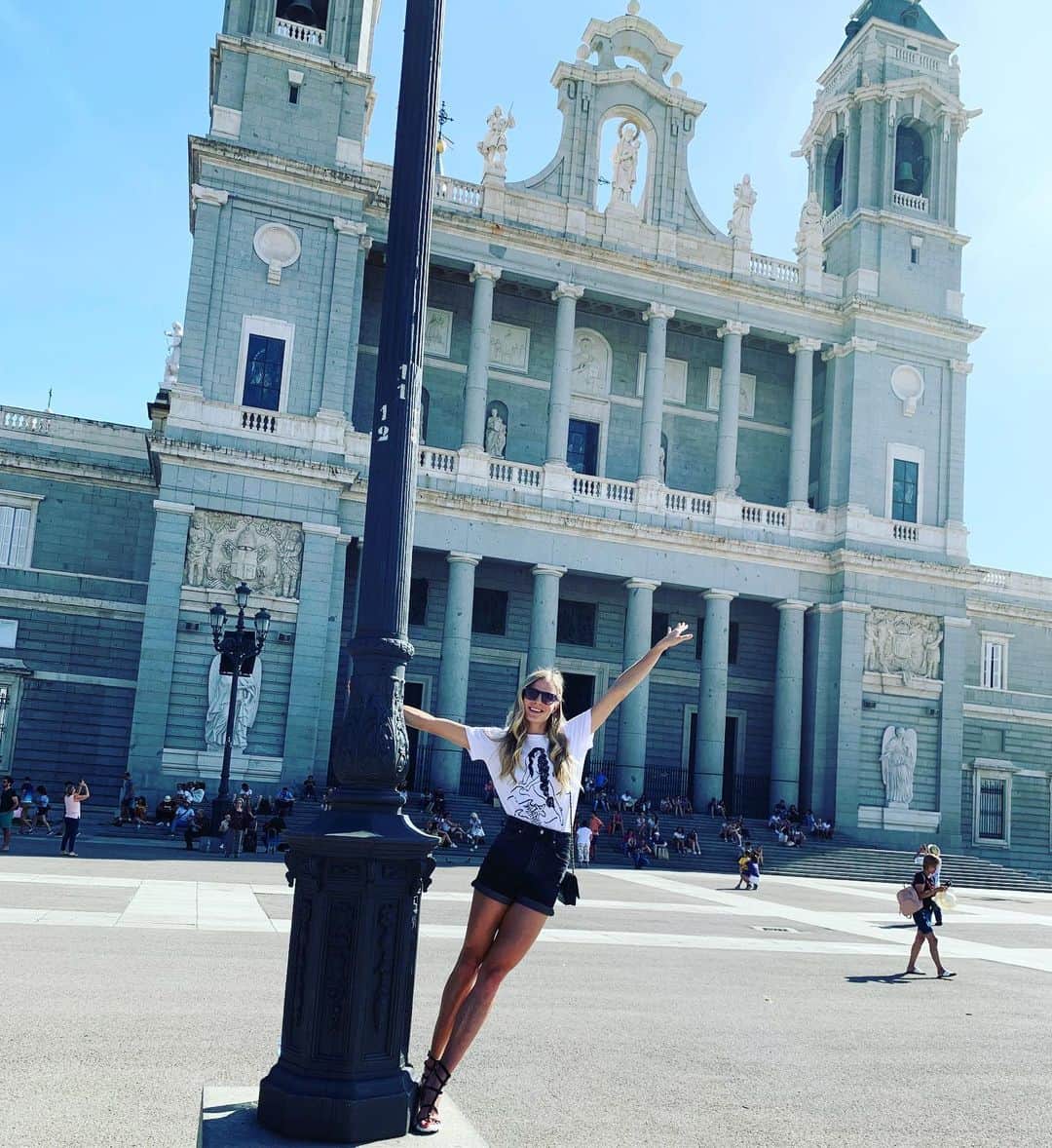 ダリヤ・クリシナさんのインスタグラム写真 - (ダリヤ・クリシナInstagram)「Beautiful Madrid 🔥 Gorgeous architecture! #spain #madrid」8月23日 23時19分 - dariaklishina