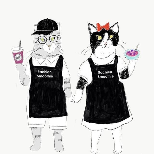 Rachien Smoothieさんのインスタグラム写真 - (Rachien SmoothieInstagram)「. . . 週末は8:00 - 17:00👋✨✨ . お待ちしています💙 . 8月もあと1週間！私の頭の中は9月の恒例メニューと新メニューと...その他やりたいことで盛りだくさんです🙈💙 . これは  #ラチエンの裏キャラ 。うちの猫と私たち。 . designed by @imamurayumi_yumiimamura @ukikistore . #保護猫  #ペットショップに行く前に  #親バカ #ドロは美猫」8月23日 23時19分 - rachiensmoothie
