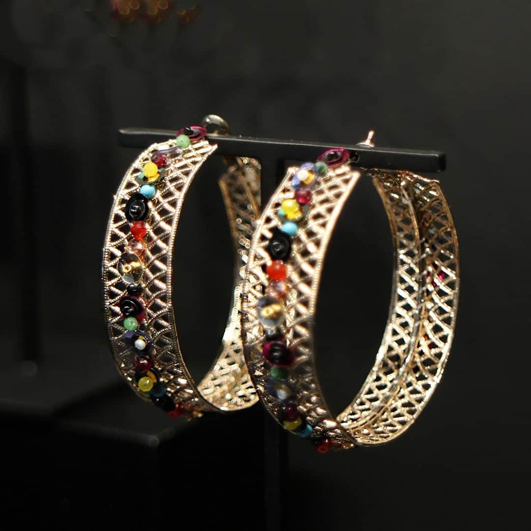 サテリットさんのインスタグラム写真 - (サテリットInstagram)「Tout en élégance, cette paire de créoles sublimera votre silhouette. ⠀⠀⠀⠀⠀⠀⠀⠀⠀ ⠀⠀⠀⠀⠀⠀⠀⠀⠀ #satelliteparis#bijoux#gioielli#jewelry#love#photooftheday#beautiful#fashion#bouclesdoreilles#earrings#bijouxcreateur #ideecadeau #fallwinter #newcollection#hoopsearrings#creoles」8月23日 23時30分 - satelliteparis