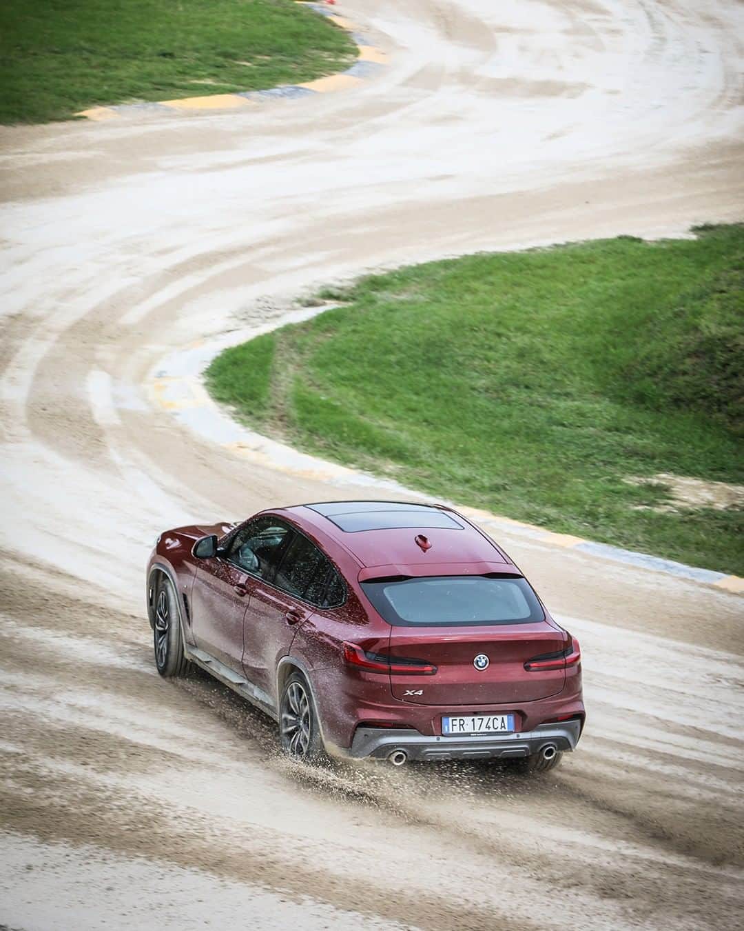 BMWのインスタグラム：「Always does the work. That's how success comes. The BMW X4. #TheX4 #BMW #X4」