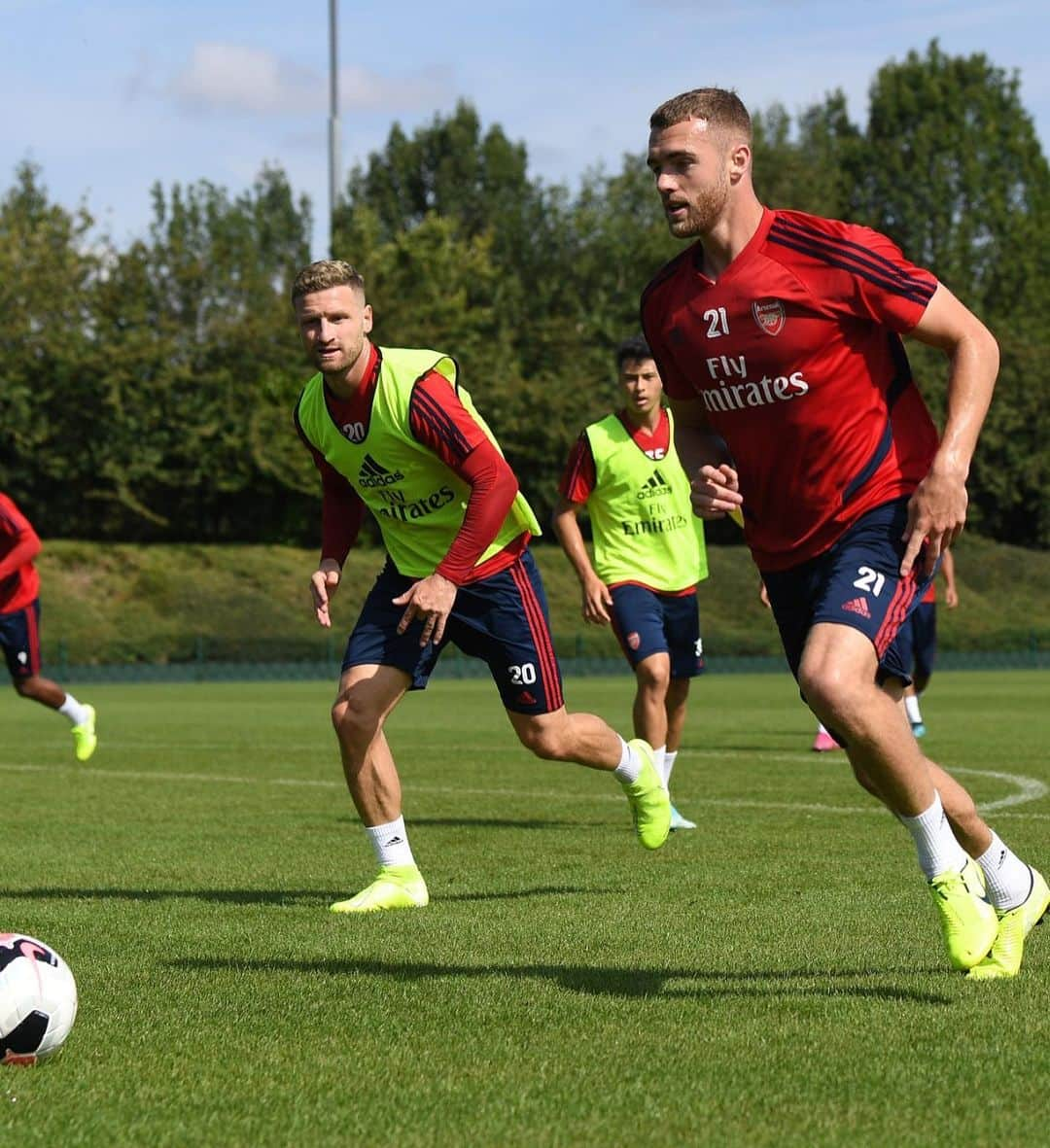 カラム・チャンバースさんのインスタグラム写真 - (カラム・チャンバースInstagram)「Full steam ahead of tomorrow 🚂  #COYG」8月23日 23時58分 - calumchambers95