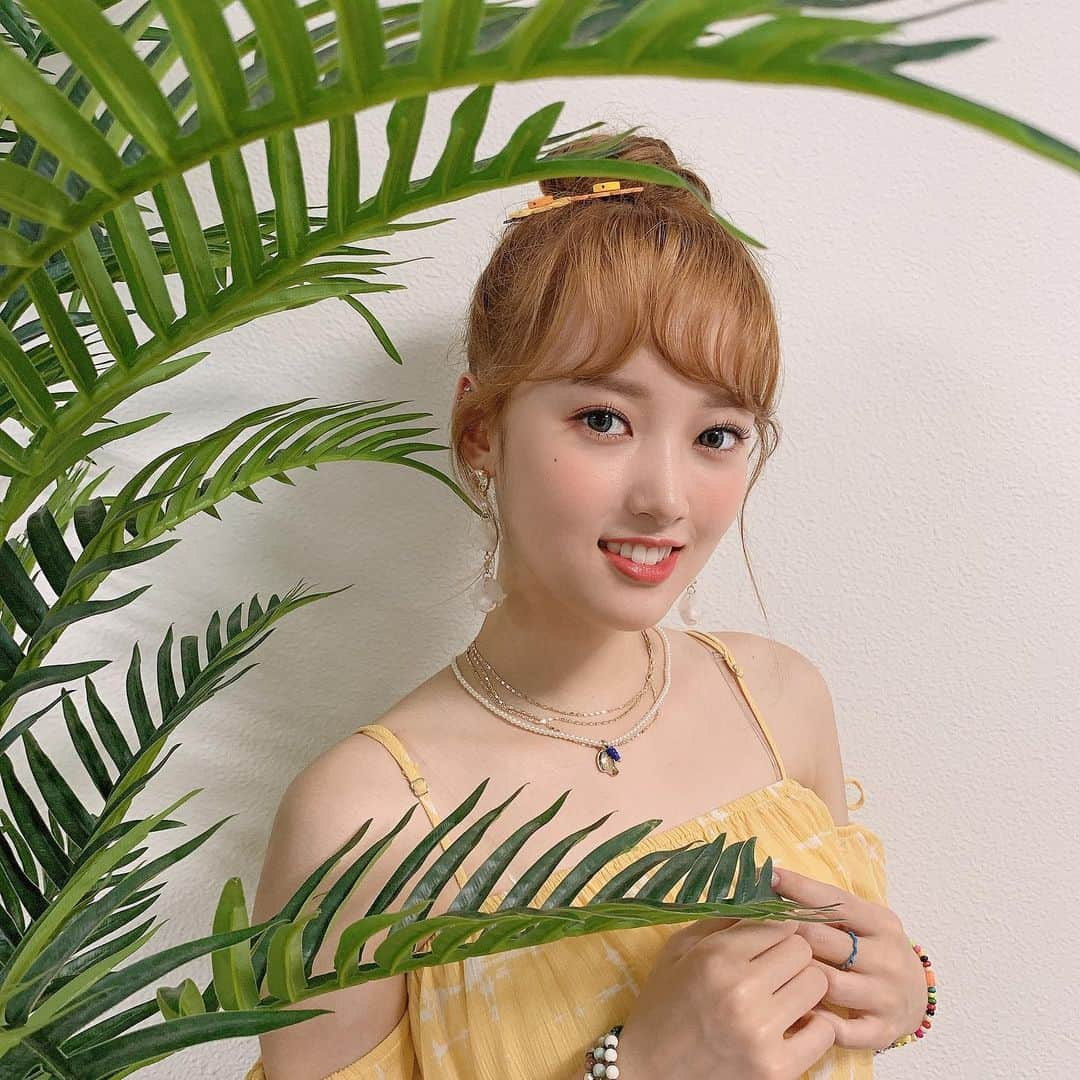 Weki Mekiさんのインスタグラム写真 - (Weki MekiInstagram)「티키타카 뮤직뱅크 막방  대기실 옆 식물 소품과 몰래 사진 찍기 😬✌️ #🌱 #세이 #위키미키 #티키타카」8月23日 23時55分 - weki_meki