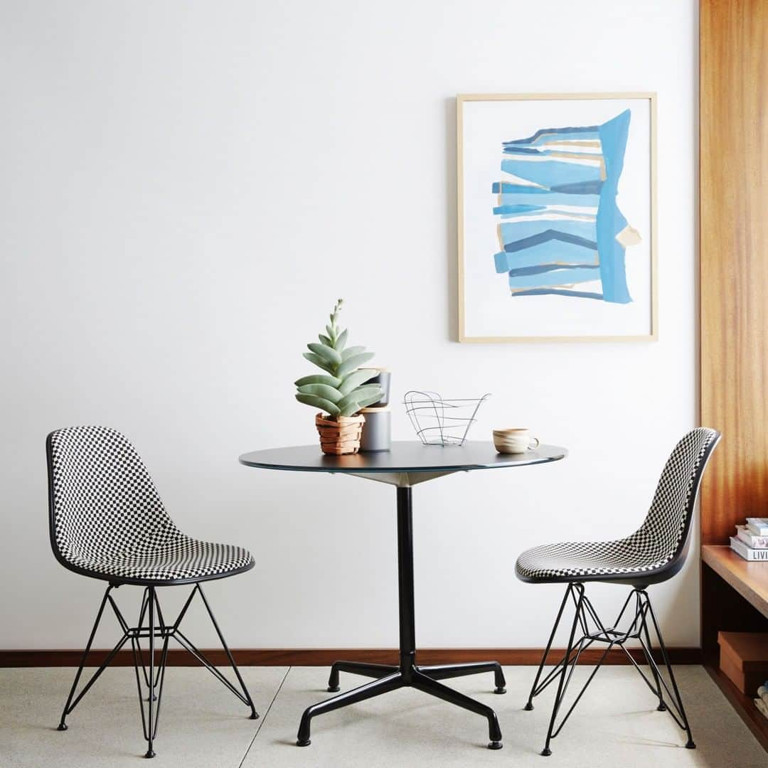 Herman Miller （ハーマンミラー）さんのインスタグラム写真 - (Herman Miller （ハーマンミラー）Instagram)「With more than two million unique configurations possible, the iconic Eames Shell Chair is unmatched in versatility and adaptability. Discover how this simple, gracious form can follow you through the many stages of life. Link in bio.  @eamesoffice | Available from Herman Miller in all regions except Europe and the Middle East. Contact @vitra for these regions.」8月24日 0時00分 - hermanmiller