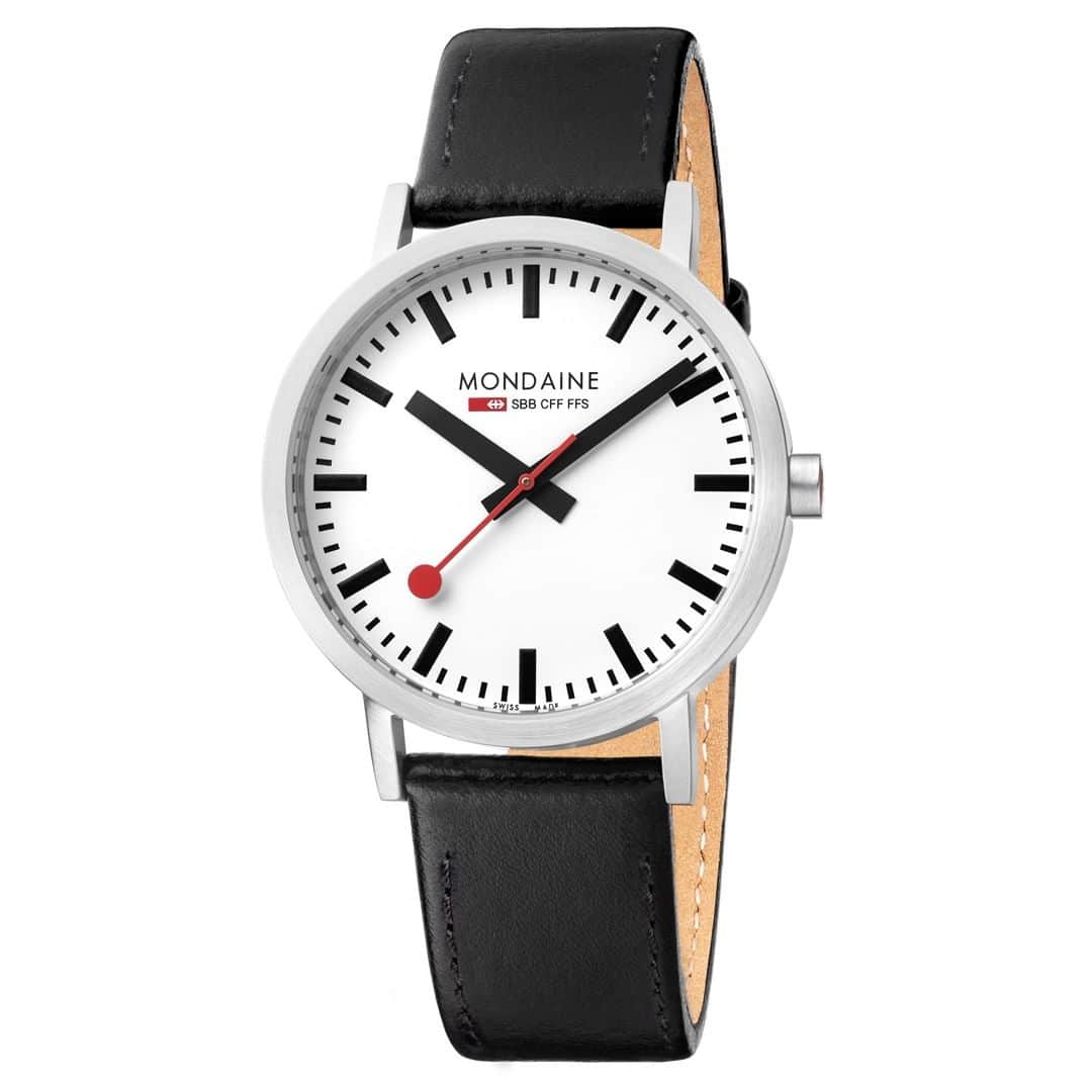 モンディーンさんのインスタグラム写真 - (モンディーンInstagram)「Back in 1986, we minimized the railways clock to a wristwatch from and until today the unique look of the dial never changed. #Mondaine #SwissMadeWatch #SpecialEdition #RailwayPhotography #Railways」8月24日 0時01分 - mondaine_watch