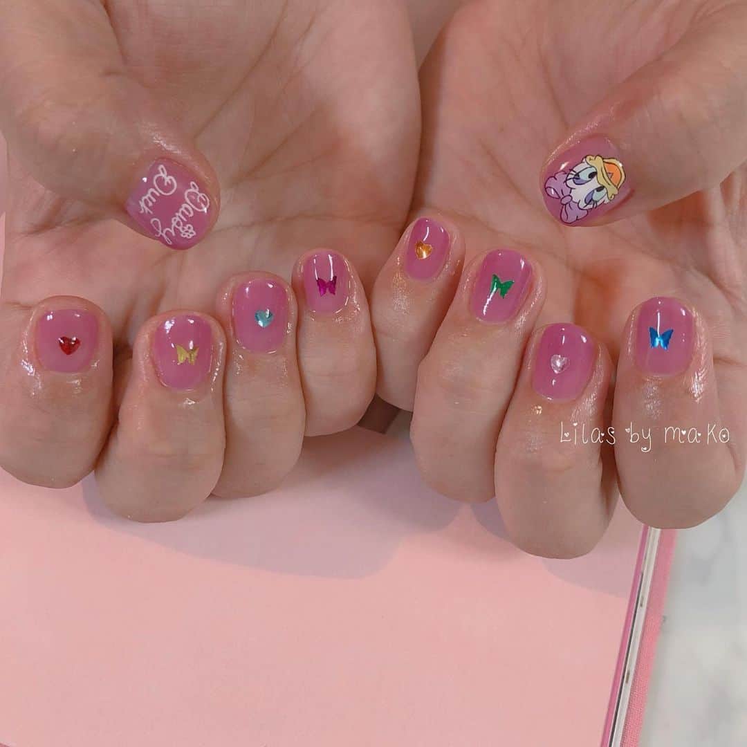 のインスタグラム：「* 可愛かった🌼デイジー🎀 * * #girlynail #ガーリーネイル #ミラーネイル #glitternail #젤네일 #젤네일아트 #젤네일전문 #フレンチガーリー  #ギンガムチェック #ギンガムチェックネイル #オーダーチップ #ワイヤーネイル  #セルフネイル #스누피네일아트 #さくらんぼネイル #ちょうちょネイル #蝶々ネイル #ヴィンテージネイル #ディズニーネイル #デイジーネイル #手描きアート」