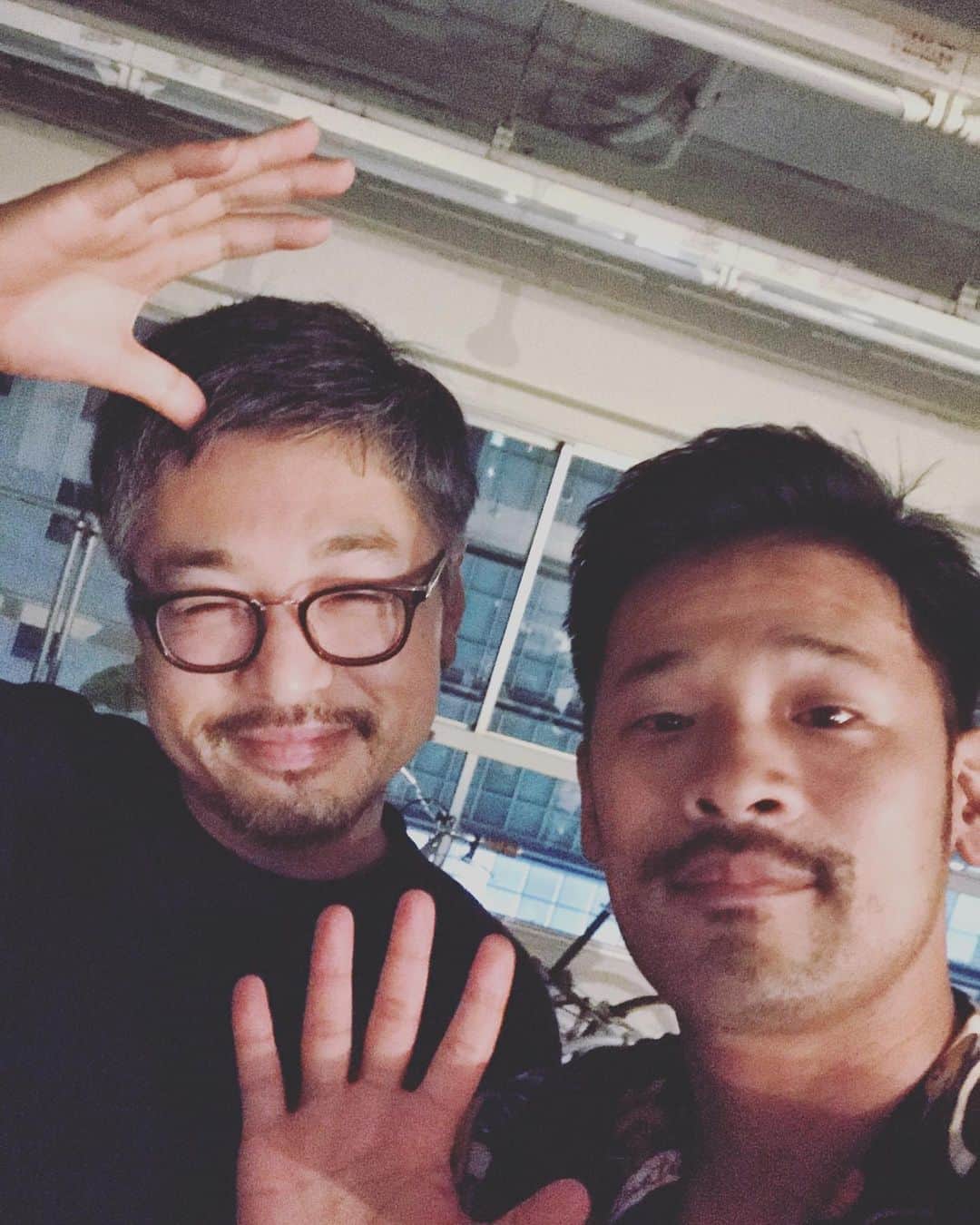 石川龍のインスタグラム：「👬」