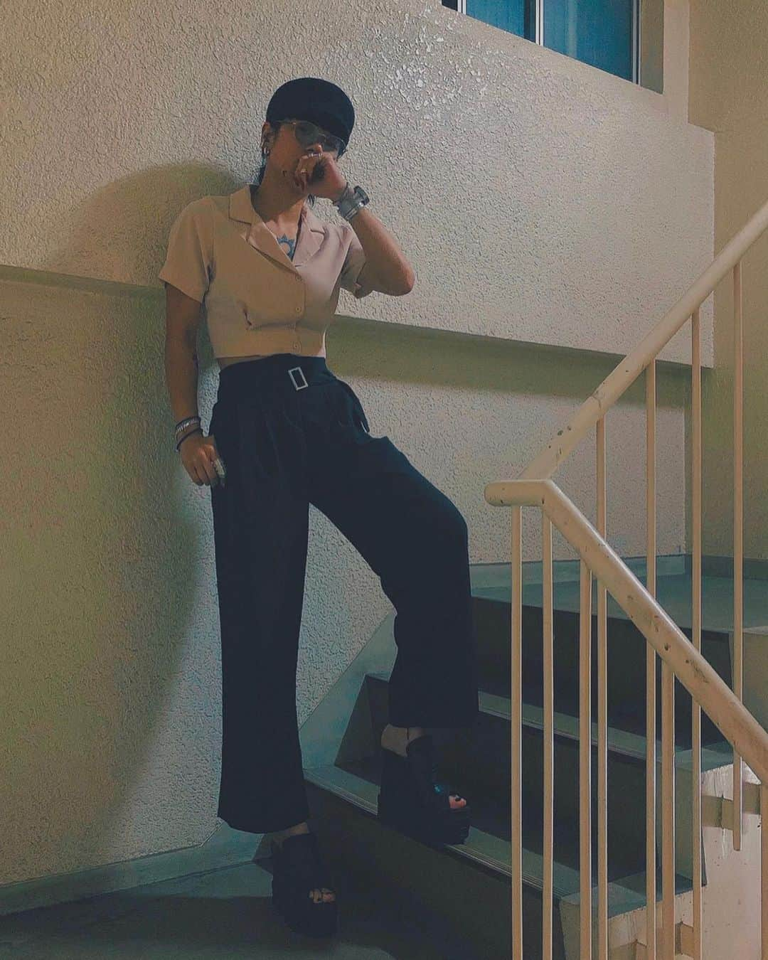 仲万美（Bambi Naka）さんのインスタグラム写真 - (仲万美（Bambi Naka）Instagram)「🔸 short shirt & wide pants 🔹 珍しきパンツ、珍しきベージュ @7things.official」8月24日 11時59分 - 615_bambi