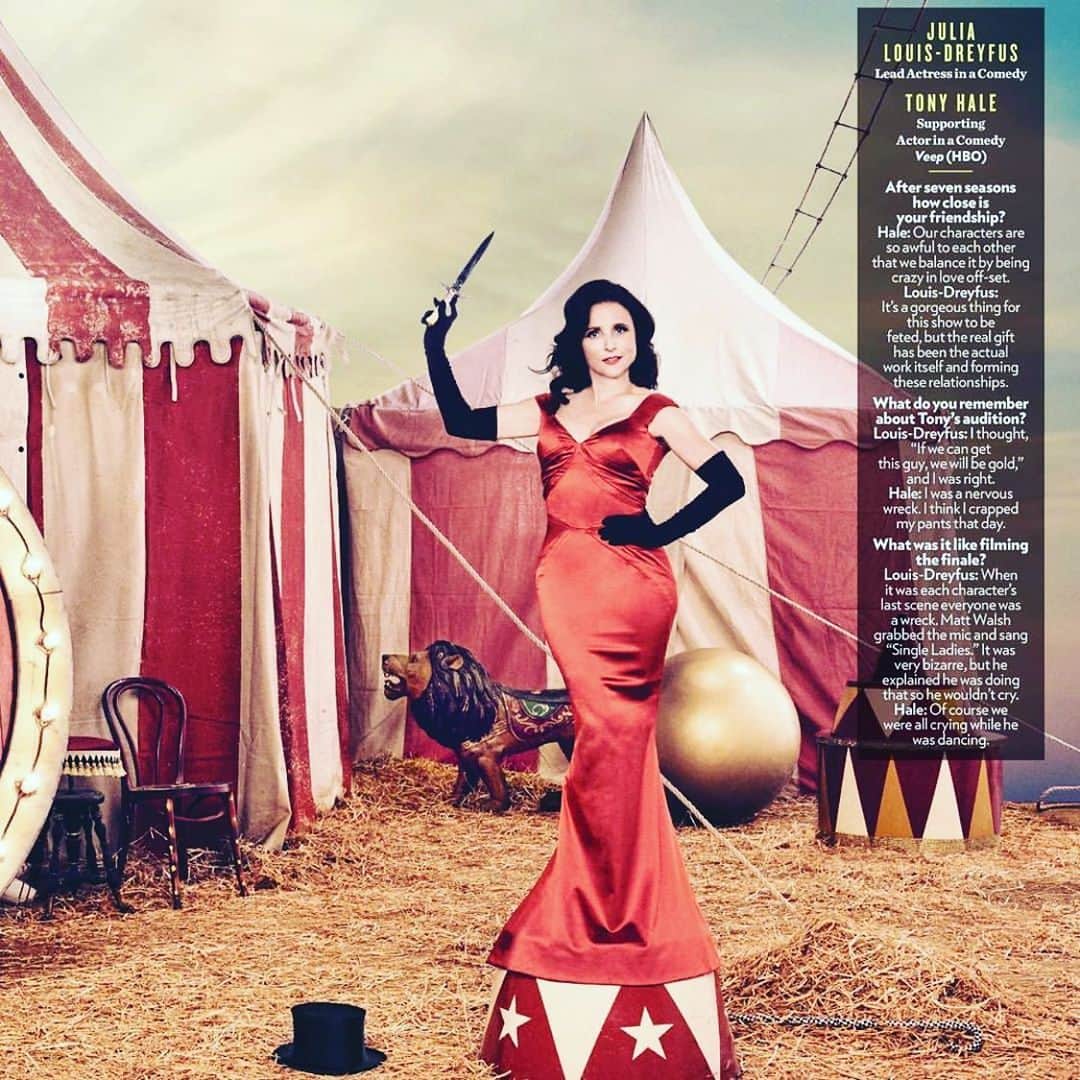のインスタグラム：「The Ring master/lady in Red! @officialjld in @people wearing #zacposen 🥰♥️♥️♥️♥️♥️💫⭐️⭐️⭐️⭐️⭐️」