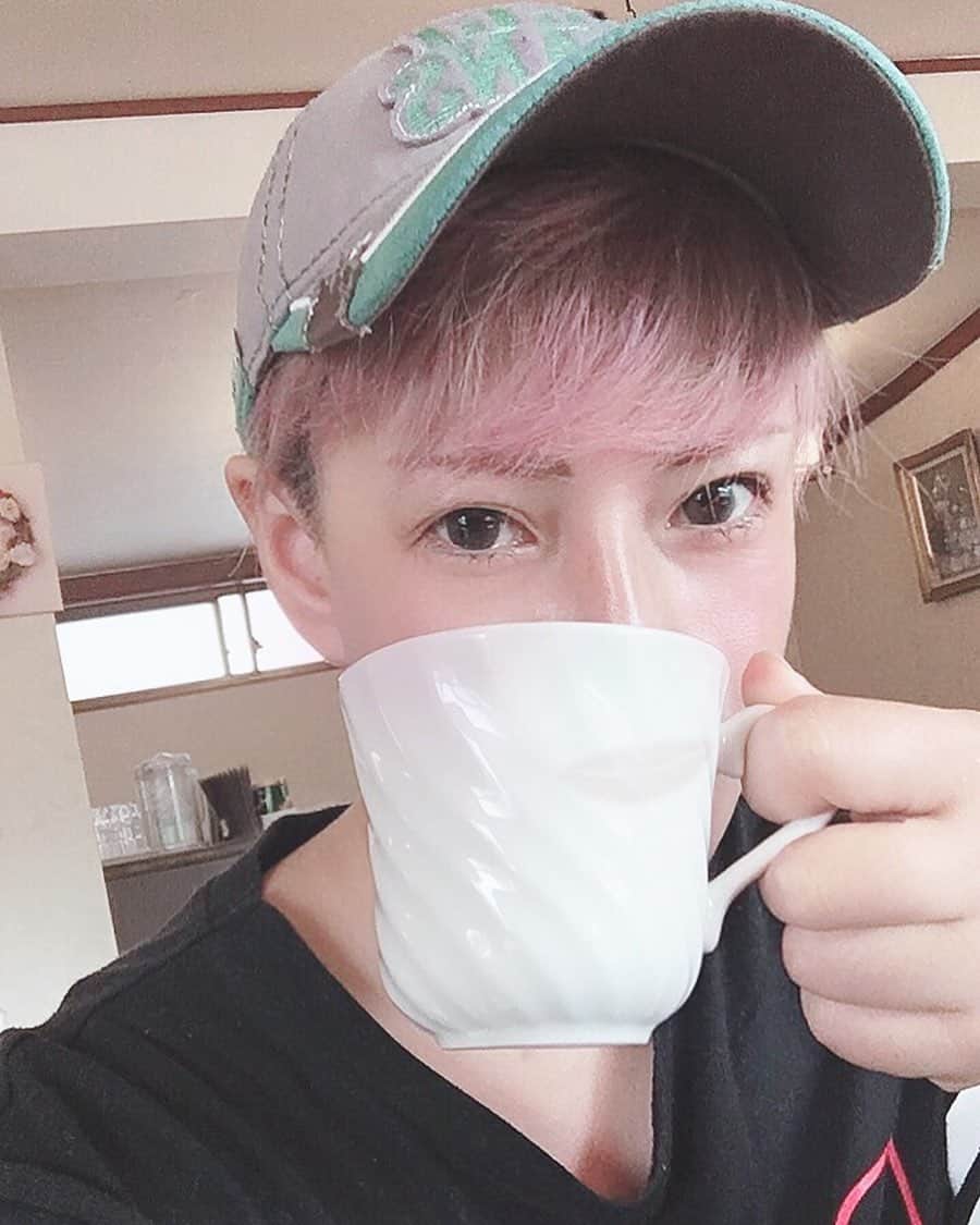 麗華さんのインスタグラム写真 - (麗華Instagram)「I changed my hair color to pink !❤️ How do you like? (*⁰▿⁰*)」8月24日 10時55分 - reika_japan_