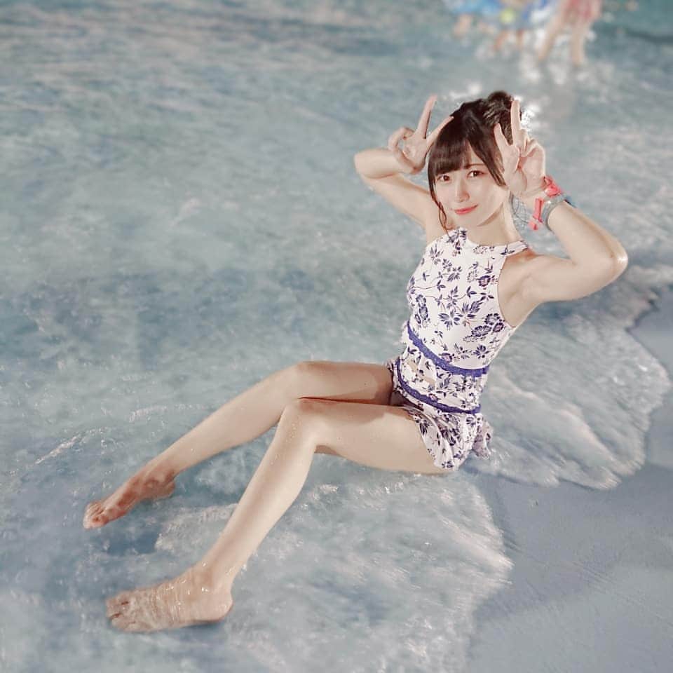 空野青空のインスタグラム：「. . 🌊ナイトプールデビュー戦🌊 . とりさんといっしょにとしまえんのナイトプールにいってきました(∩´∀`∩) ぱしゃぱしゃっ！！プール大好き〜💕 . 来年はみんなといくんだっっ 準備しといてね〜🎐🏊🌃 . . . #としまえん #ナイトプール #としまえんナイトプール #プール #豊島園 #豊島園ナイトプール #あおねこすいえいぶ #水着 #初号機ボディ #幸薄顔ちゃん #aonyan #aoneko #あおにゃん #空野青空 #とりりん」