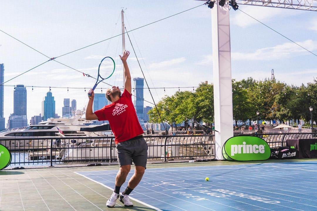 リュカ・プイユさんのインスタグラム写真 - (リュカ・プイユInstagram)「Happy to be back again at @BFPLny tomorrow! I’ll be with @johnisner and @princesports participating in the #LiveTheTour Pro-AM Celebrity Exhibition. See you all there! 😊👊🏻🙌🏻」8月24日 11時45分 - lucaspouille