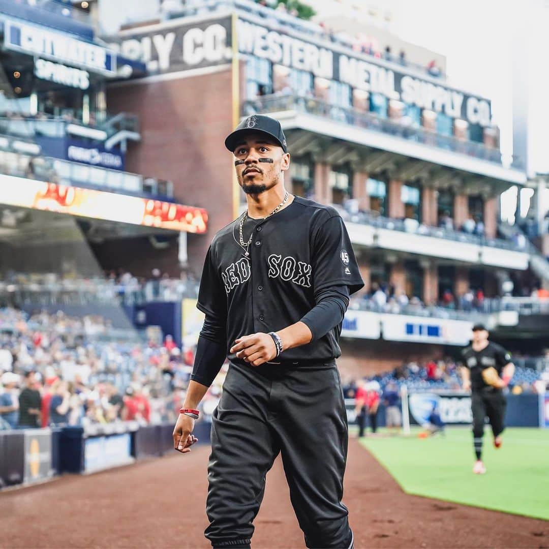 ボストン・レッドソックスさんのインスタグラム写真 - (ボストン・レッドソックスInstagram)「Painted black.  #PlayersWeekend」8月24日 11時54分 - redsox