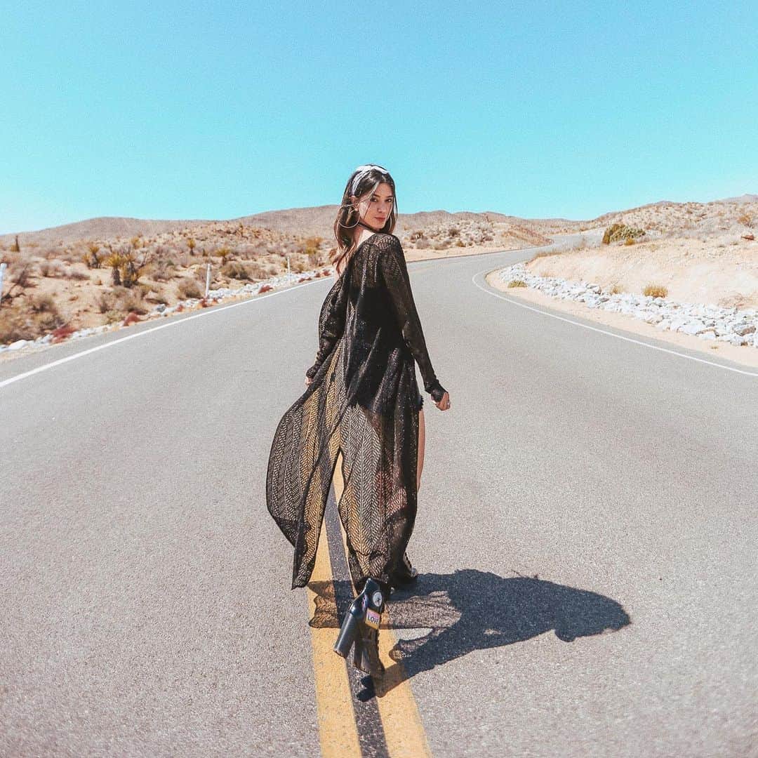Gabriela Salesのインスタグラム：「Vem comigo, eu sei um bom caminho...🍃 #rmnacalifornia」