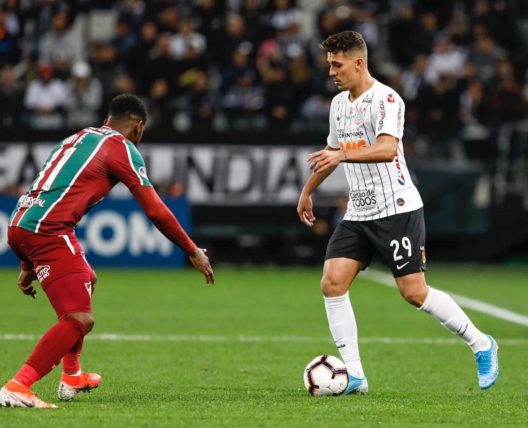 ダニーロ・フェルナンド・アベラールのインスタグラム：「⚫️⚪️」