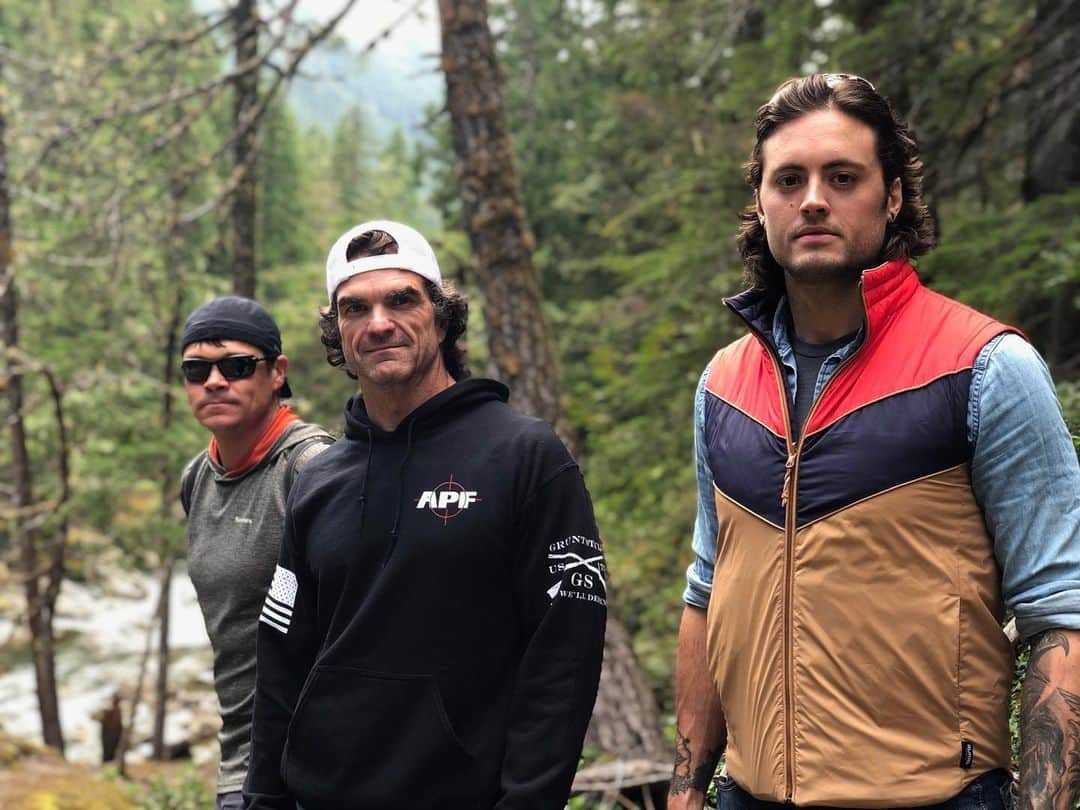 3 Doors Downのインスタグラム：「Great day off hiking Mt. Rainier yesterday. 📸: @theburneymac」