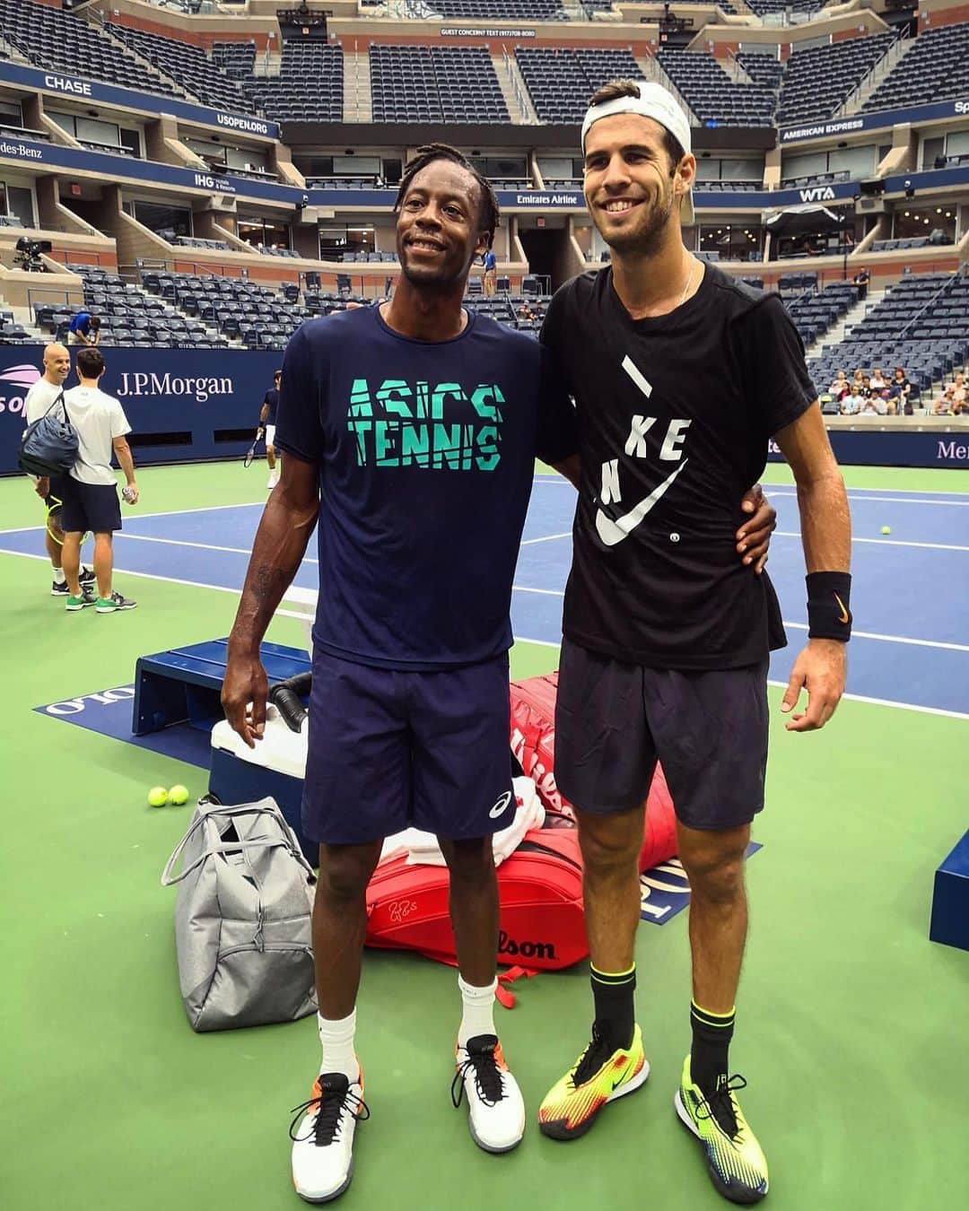 カレン・ハチャノフのインスタグラム：「NYC🗽 @usopen 🇺🇸👊🏻💥 @iamgaelmonfils #Practice」