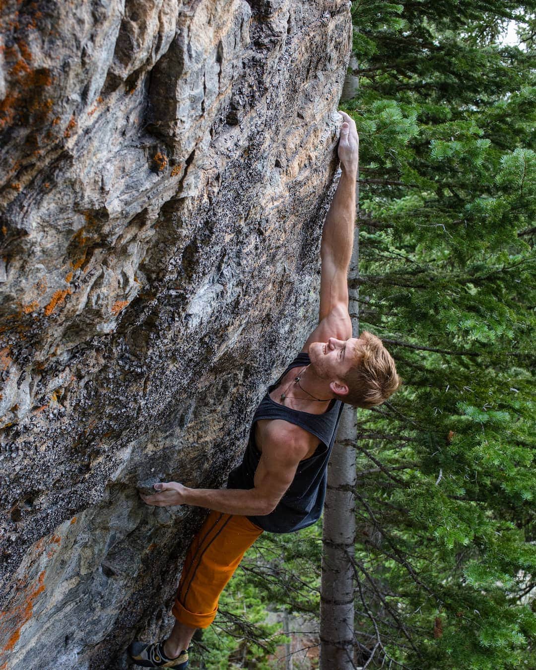ペイジー・クラッセンのインスタグラム：「@samclaassen is almost back in the house! But the question remains - will he climb rocks, huck himself down trails on 2 wheels, slide down couloirs, or pump iron in the gym? I'm not saying I have an opinion on the best choice but... Most likely he will do all of the above, because unlike me, he excels in all the sports. See you soon Sammy!  #rmnp #rockymountainnationalpark #bouldering #rockclimbing」