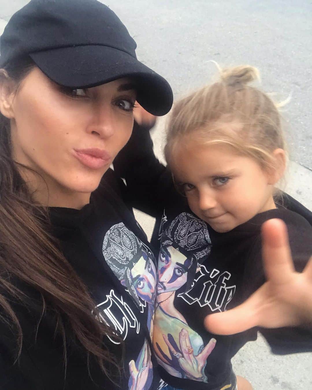 ヨランテ・ヴァン・カスベルヘンのインスタグラム：「Thug life. 🙃」