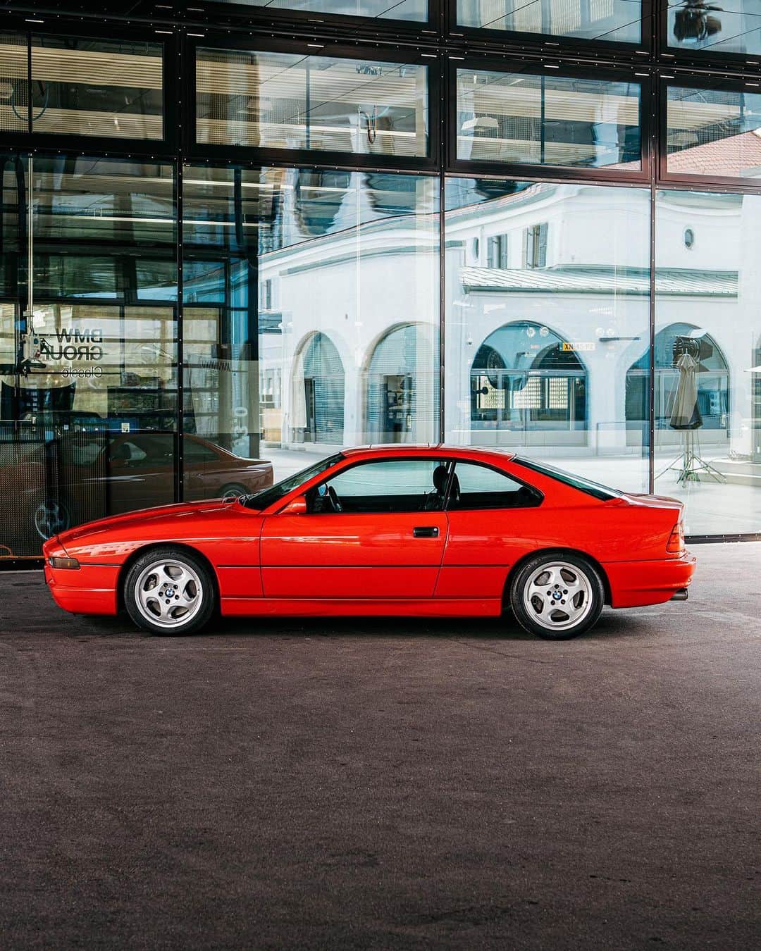 BMWさんのインスタグラム写真 - (BMWInstagram)「Launched in 1989, the BMW 8 Series represented the pinnacle of the portfolio. A legacy which can be taken on effortlessly 30 years later. The BMW 8 Series Gran Coupé. #THE8 #BMW #8Series」8月24日 5時09分 - bmw