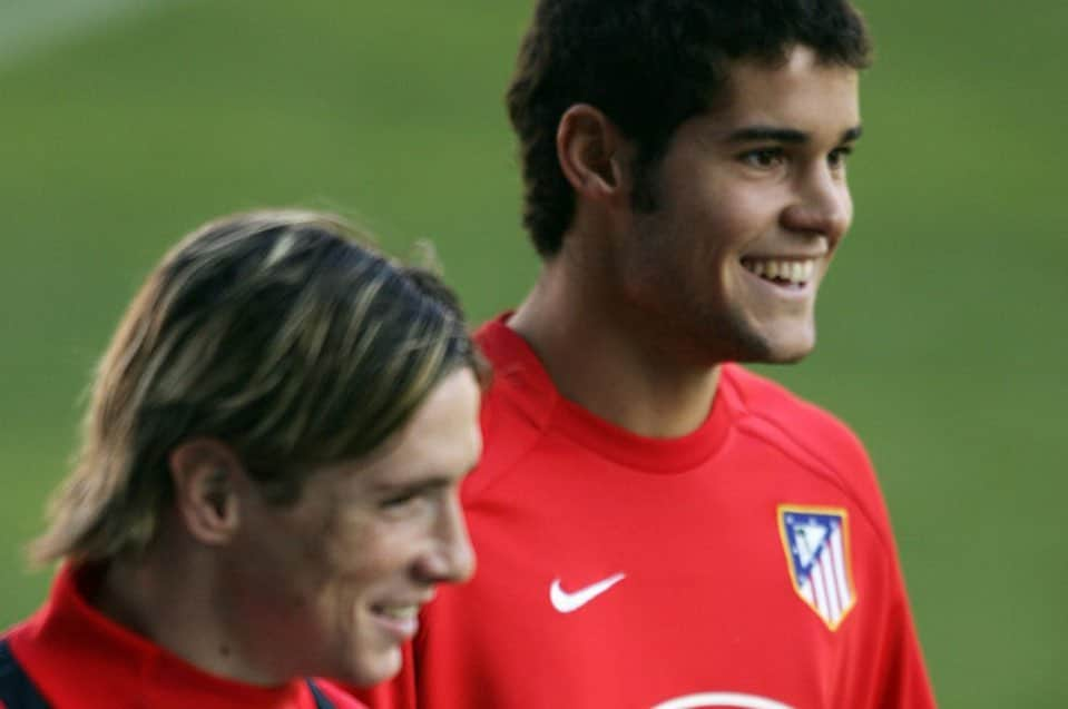 マリオ・スアレスのインスタグラム：「Gracias por todo LEYENDA  Siempre serás “ El Niño “ que nos inspiró a todos los niños de la cantera atlética . Un abrazo muy fuerte @fernandotorres kid .」