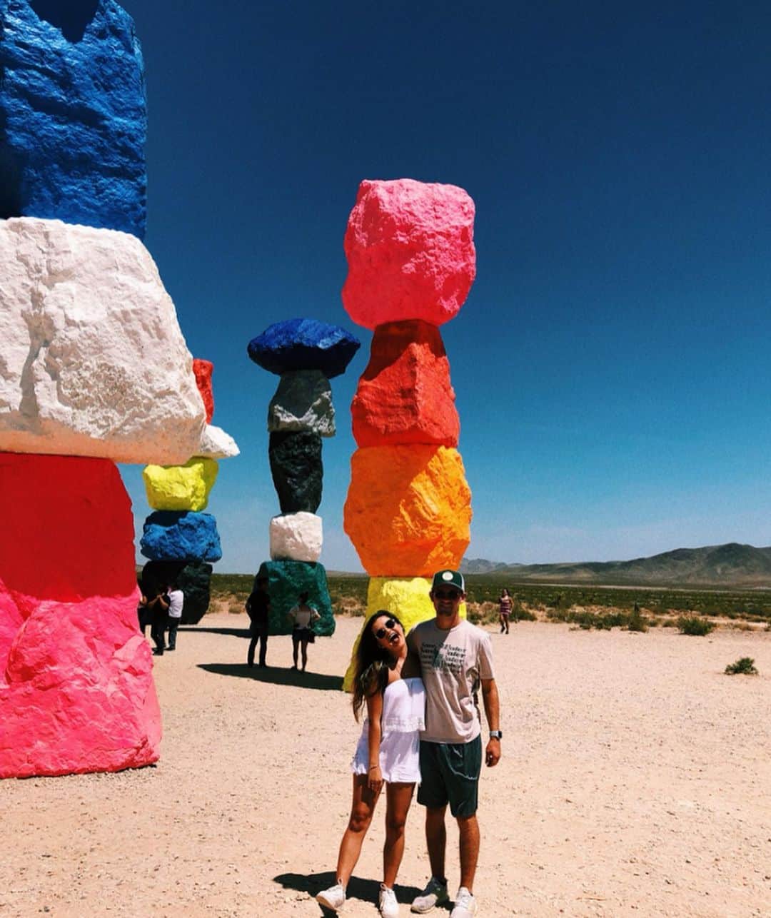 Brooke Marie Hylandさんのインスタグラム写真 - (Brooke Marie HylandInstagram)「My day got a whole lot BRIGHTER after this 🌈🌵💞✨」8月24日 5時28分 - brookehyland