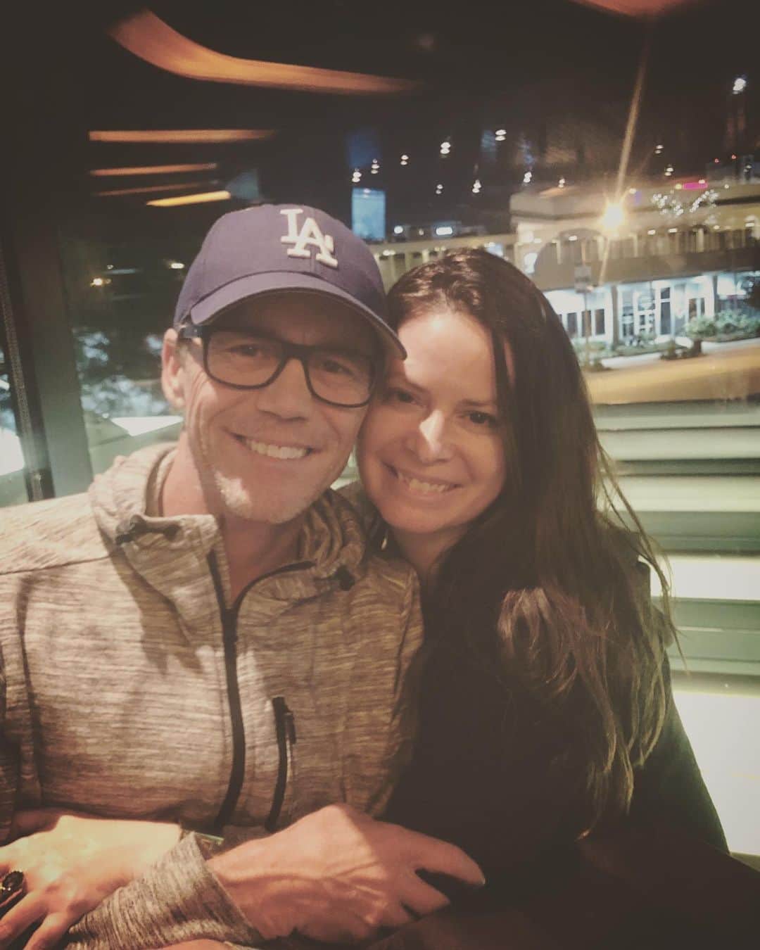 ホリー・マリー・コームズのインスタグラム：「Reunited.」
