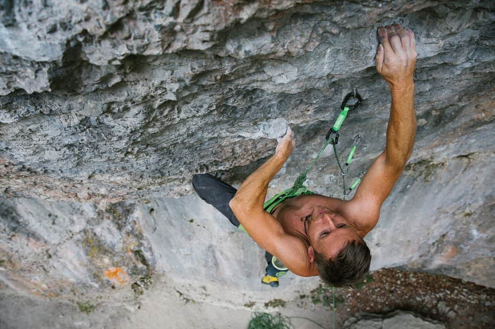 トミー・コールドウェルさんのインスタグラム写真 - (トミー・コールドウェルInstagram)「I spent last week in the Frankenjura hanging with this rad crew of @team_edelrid athletes. What a inspiring group of fun loving athletes. Can’t wait for next time. 📸@martinpoetter」8月24日 5時48分 - tommycaldwell