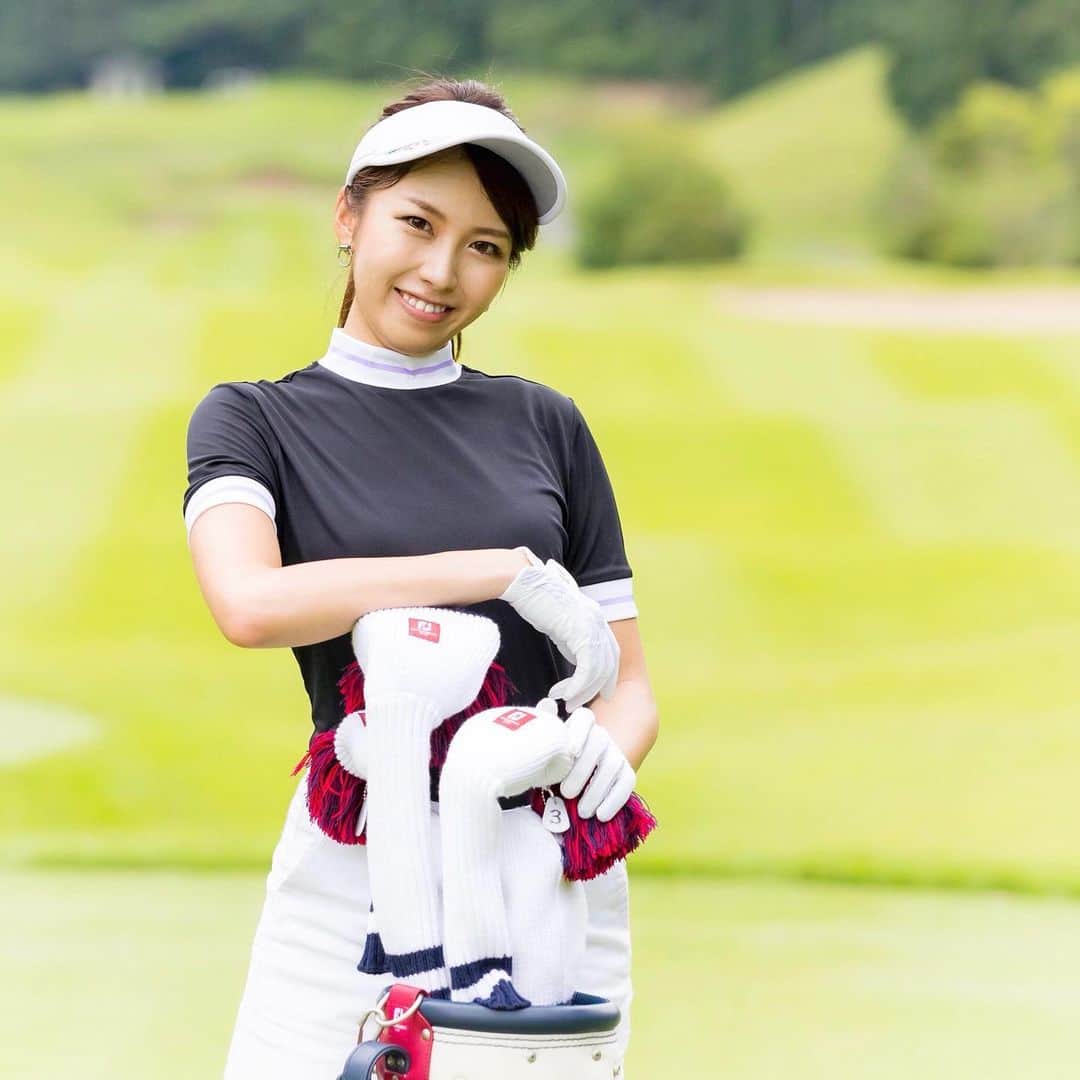 のインスタグラム：「. おはようございます🌞 ゴルフに行きたい🏌️‍♀️💛！ でも今日は釣りに行ってくる🚤🎣💛 毎週どっちも行きたいなぁ🥺✨ . 皆さまも良い休日を😙✨ . #ゴルフ #ゴルフ女子 #スポーツ #japan #tokyo #golf #golfgirl #sports #武田奈津美 #footjoy #フットジョイ #fjgolfleisurejp #キャディバッグ」
