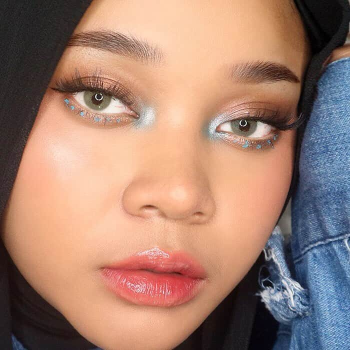 KORA Organicsさんのインスタグラム写真 - (KORA OrganicsInstagram)「@aqirazlah is loving our organic Rose Quartz Luminizer. 💖 For a soft pink highlight, 🦋 apply the luminizers to the high points of your face for a bright and beautiful glow. ✨ #KORAOrganics #NoniGlow #MindBodySkin」8月24日 6時17分 - koraorganics