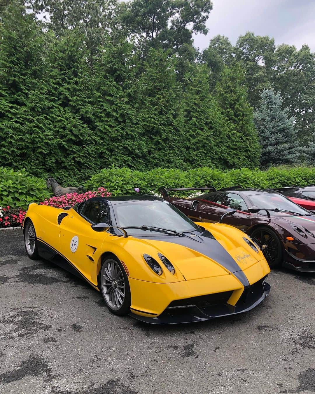 CarsWithoutLimitsさんのインスタグラム写真 - (CarsWithoutLimitsInstagram)「Huayra Roadster aka Big Bird Owner @sparky18888  @vtm_theking_4  #carswithoutlimits #pagani #huayraroadster #huayra」8月24日 7時07分 - carswithoutlimits