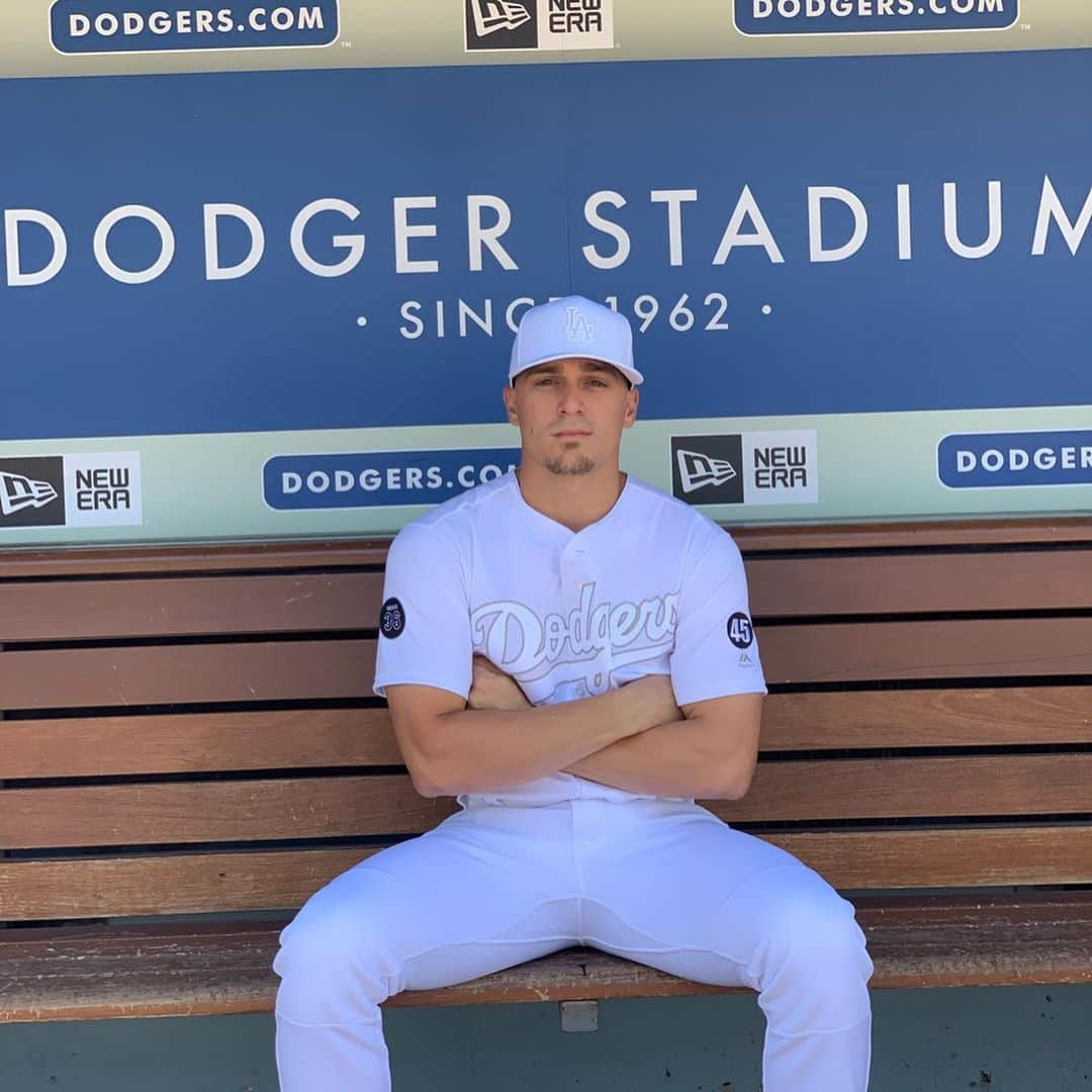 エンリケ・J・ヘルナンデスさんのインスタグラム写真 - (エンリケ・J・ヘルナンデスInstagram)「All white on-fields for #PlayersWeekend @NewEraCap. Scoop yours at @Lids Los Angeles, Kiké approved. #ad」8月24日 7時54分 - kikehndez