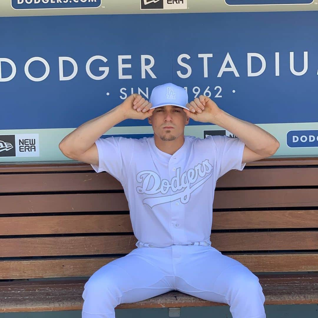 エンリケ・J・ヘルナンデスさんのインスタグラム写真 - (エンリケ・J・ヘルナンデスInstagram)「All white on-fields for #PlayersWeekend @NewEraCap. Scoop yours at @Lids Los Angeles, Kiké approved. #ad」8月24日 7時54分 - kikehndez