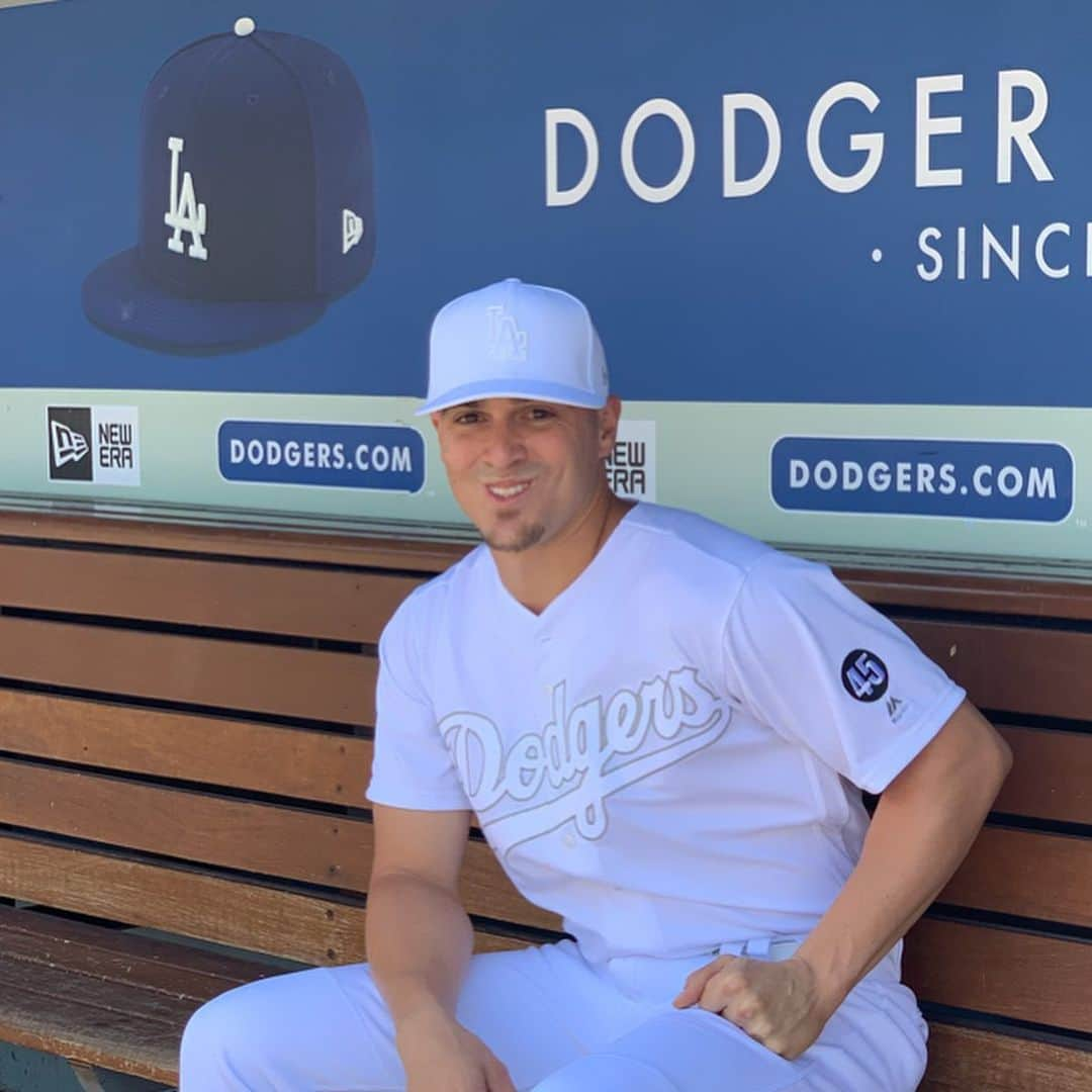 エンリケ・J・ヘルナンデスさんのインスタグラム写真 - (エンリケ・J・ヘルナンデスInstagram)「All white on-fields for #PlayersWeekend @NewEraCap. Scoop yours at @Lids Los Angeles, Kiké approved. #ad」8月24日 7時54分 - kikehndez