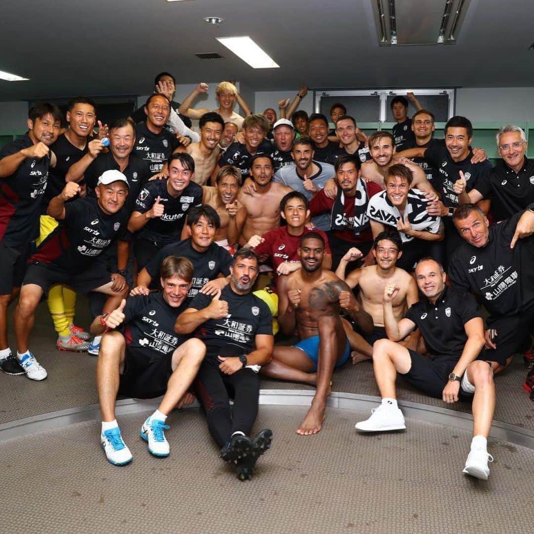 ダビド・ビジャさんのインスタグラム写真 - (ダビド・ビジャInstagram)「Happy to be back with the team. Great win on the road! #Vissel #Jleague #TeamVOS」8月24日 8時06分 - davidvilla