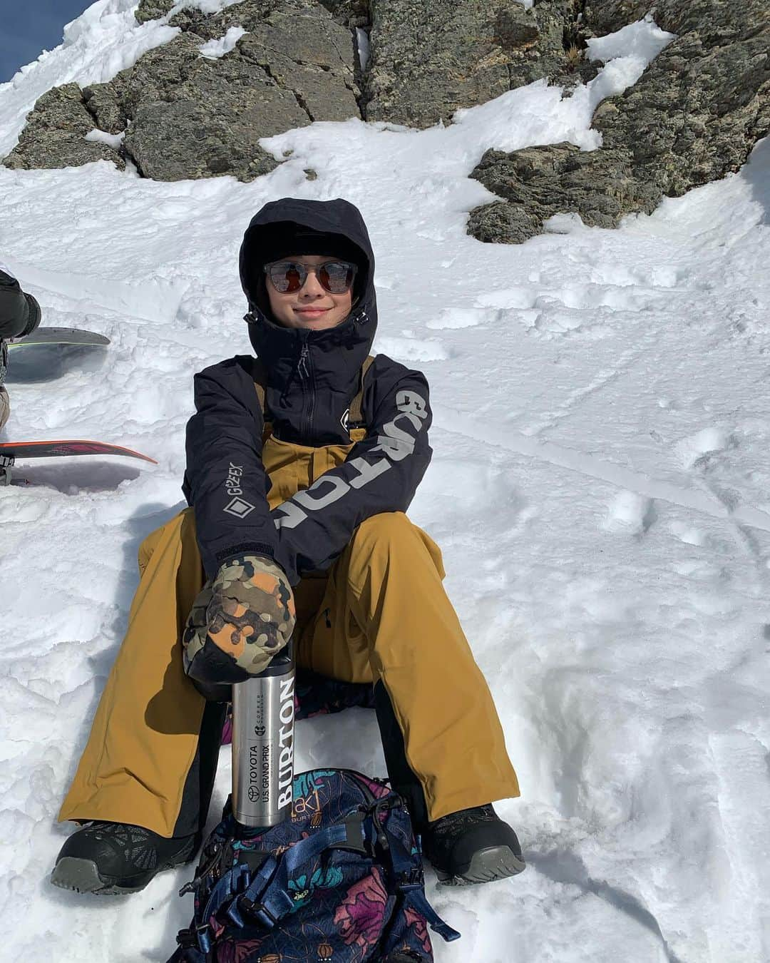 藤森由香さんのインスタグラム写真 - (藤森由香Instagram)「Happy to be back on snow!  I’m in New Zealand, Wanaka.  Watching the big air contest at @cardronanz  Riders are ripping ‼️I wanna hit it too🥺 #burtonsnowboards #cardrona #goretex #ak #travel #summer #辛子色 #」8月24日 9時01分 - yukafujiforest