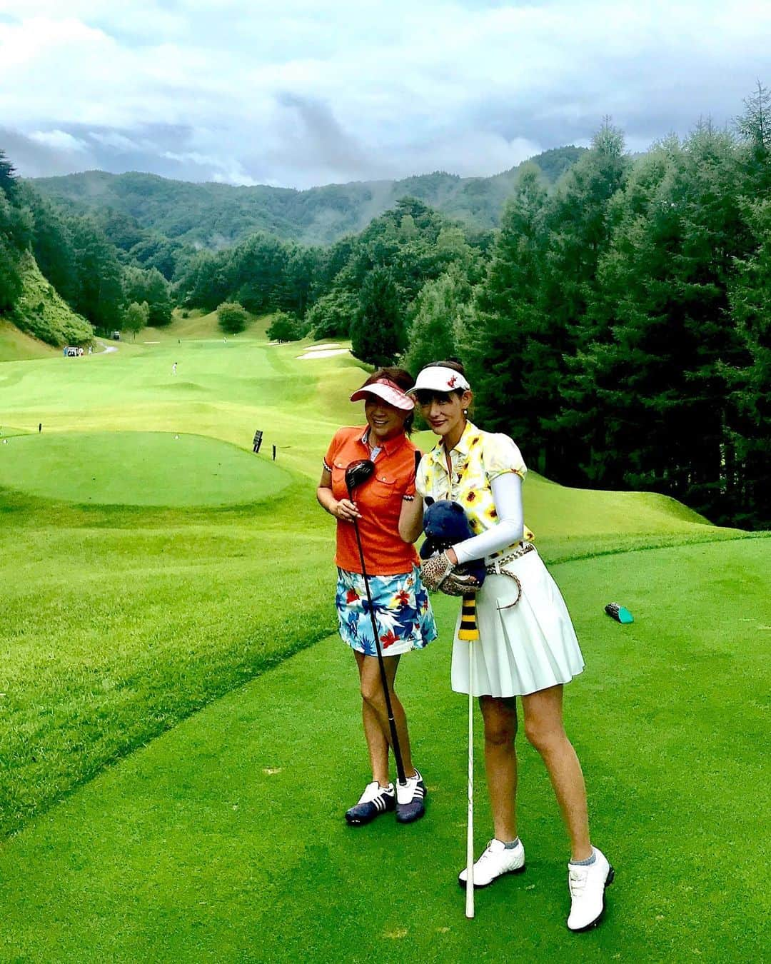 箕輪玖美さんのインスタグラム写真 - (箕輪玖美Instagram)「軽井沢へゴルフに⛳️ グランディー軽井沢…109 倶楽部我山…109 軽井沢エクシブに宿泊して、美味しいお食事もいただきました😊  やっぱりエクシブは良い〜❤️ #軽井沢 #バケーション #ゴルフ好きな人と繋がりたい  #ゴルフ女子 #アウトドア大好き #エクシブ軽井沢ムセオ  #倶楽部我山 #グランディー軽井沢森泉コース  #エクシブ #エンジョイ #golf #vacation  #xiv #instapic」8月24日 8時58分 - kumi.111